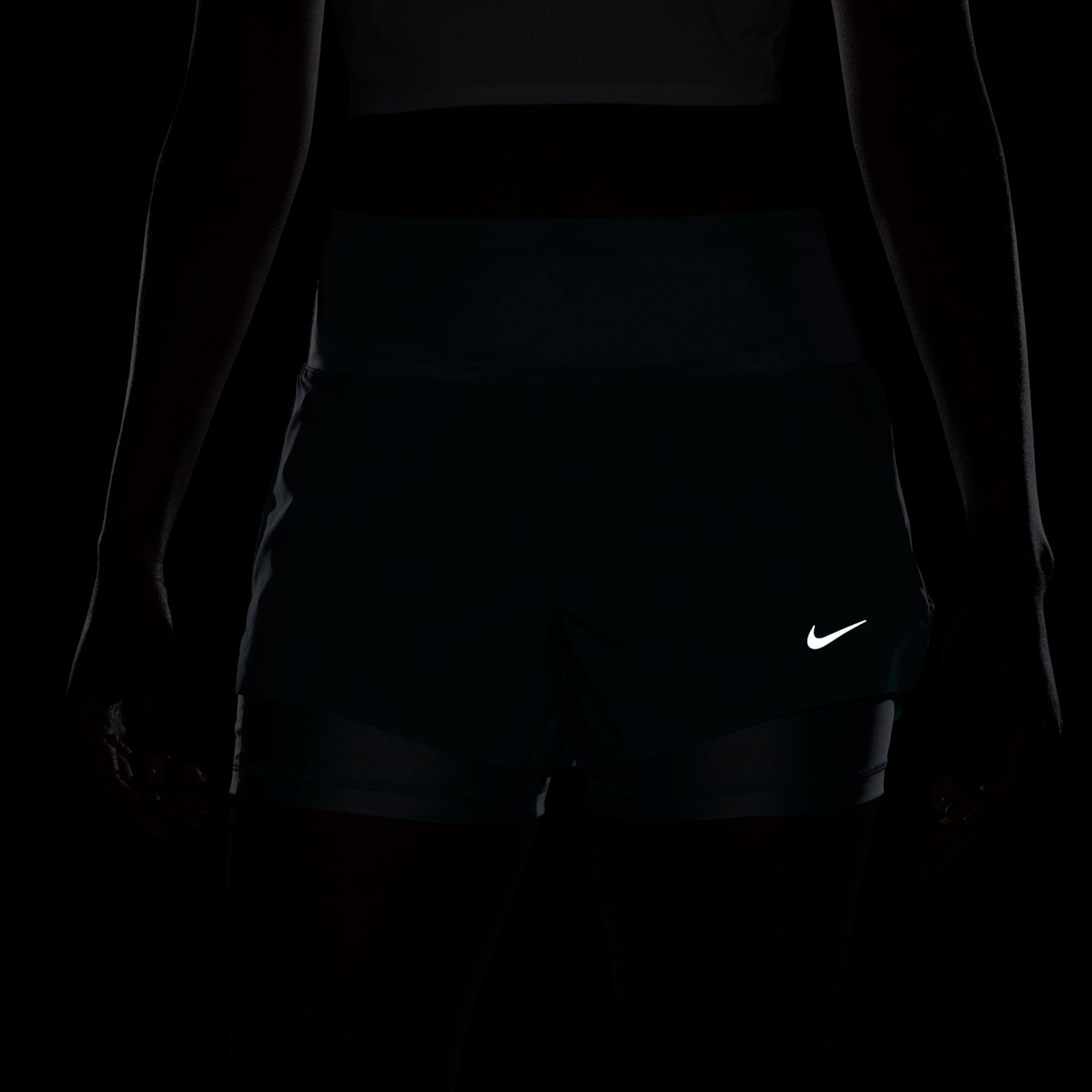 Shorts Nike Dri-FIT Swift Feminino - Foto 9