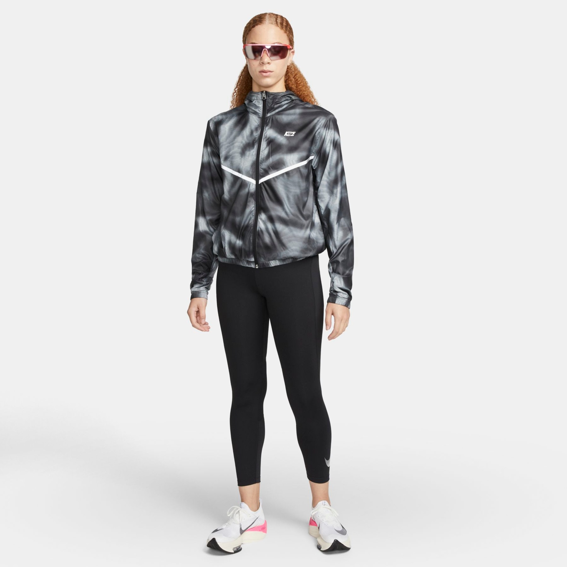 Camiseta Nike One Dri-FIT Swoosh Feminina - Foto 5