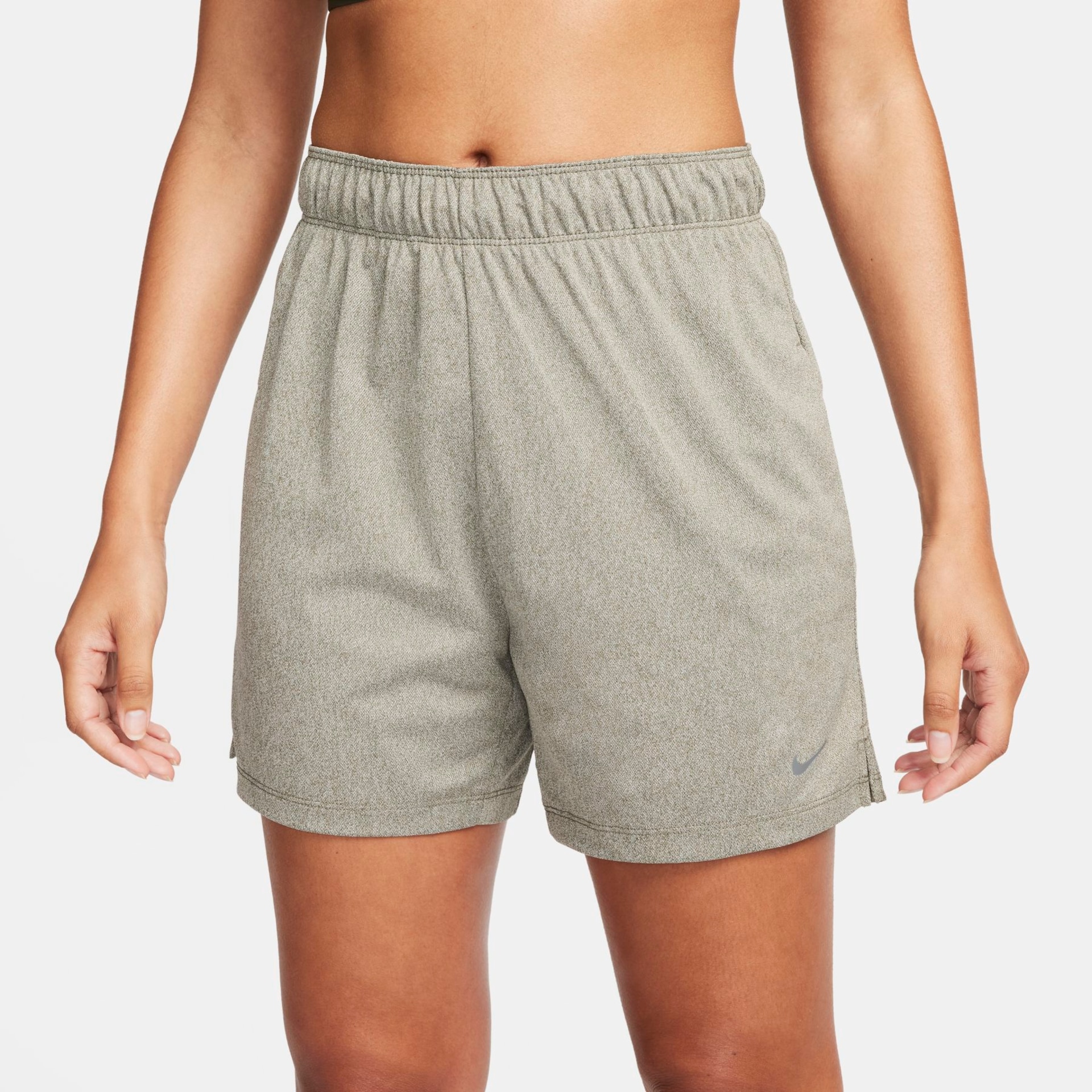 Shorts Nike Attack Feminino - Foto 2