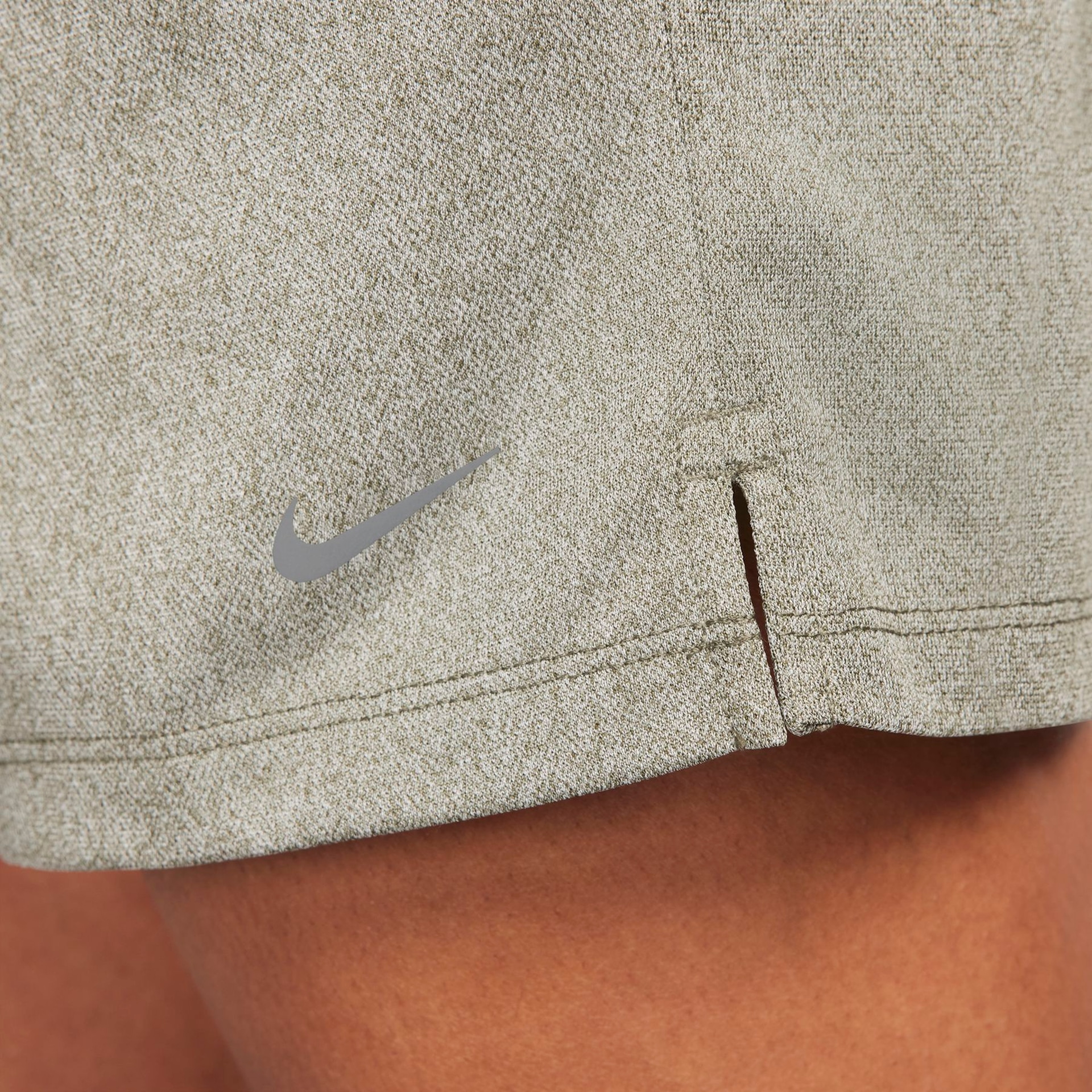 Shorts Nike Attack Feminino - Foto 5