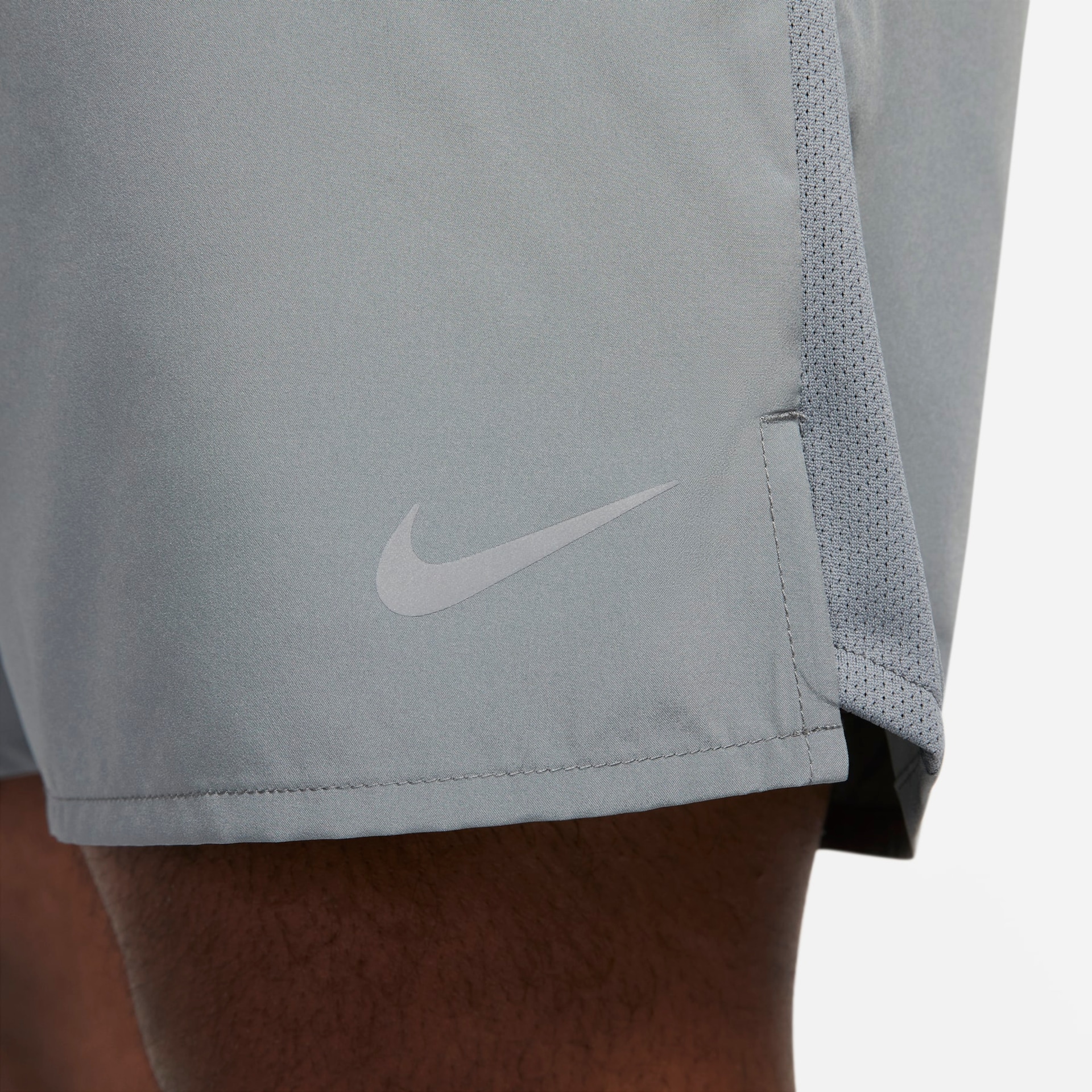 Shorts Nike Dri-FIT Challenger 2-in-1 Masculino - Foto 14
