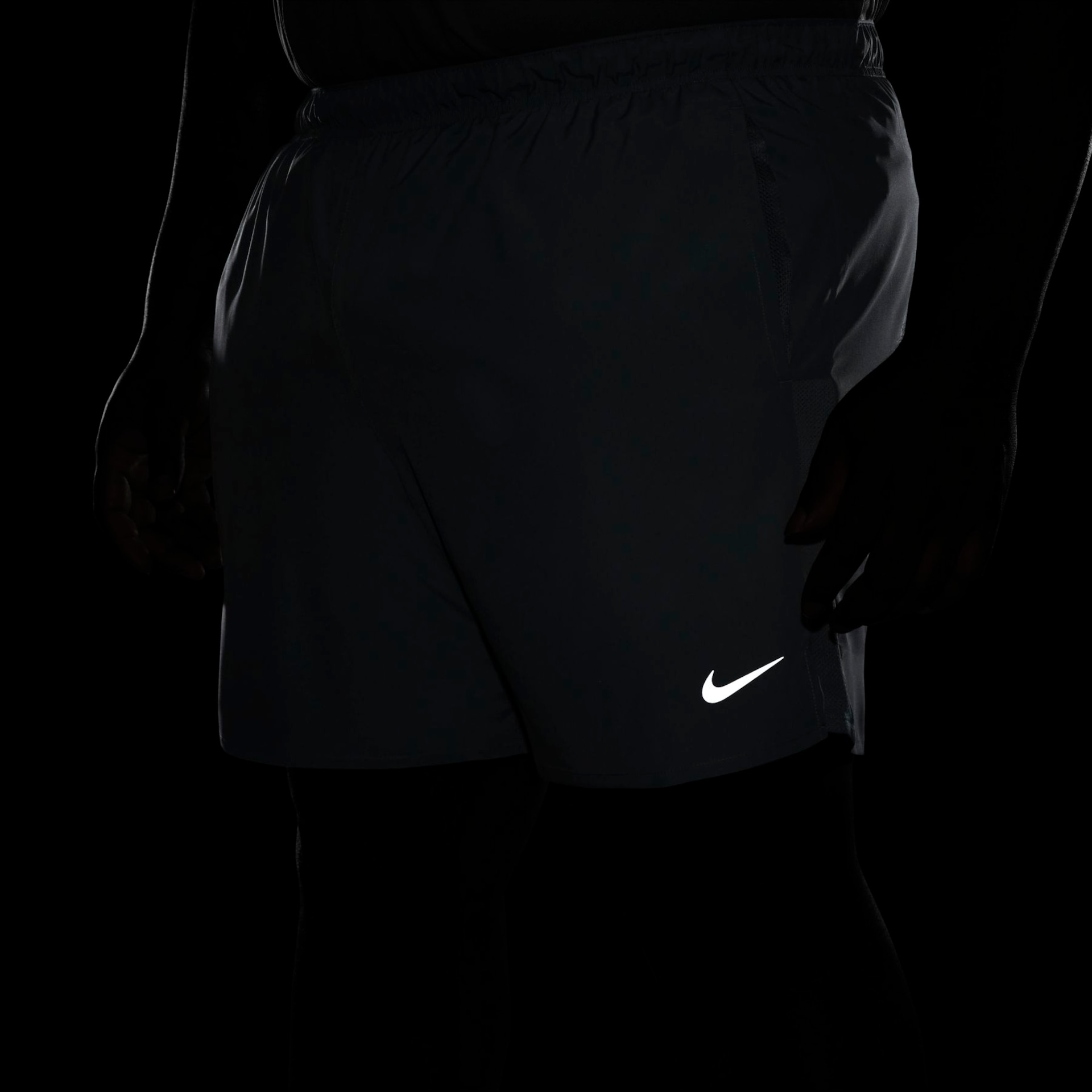 Shorts Nike Challenger Masculino - Foto 17