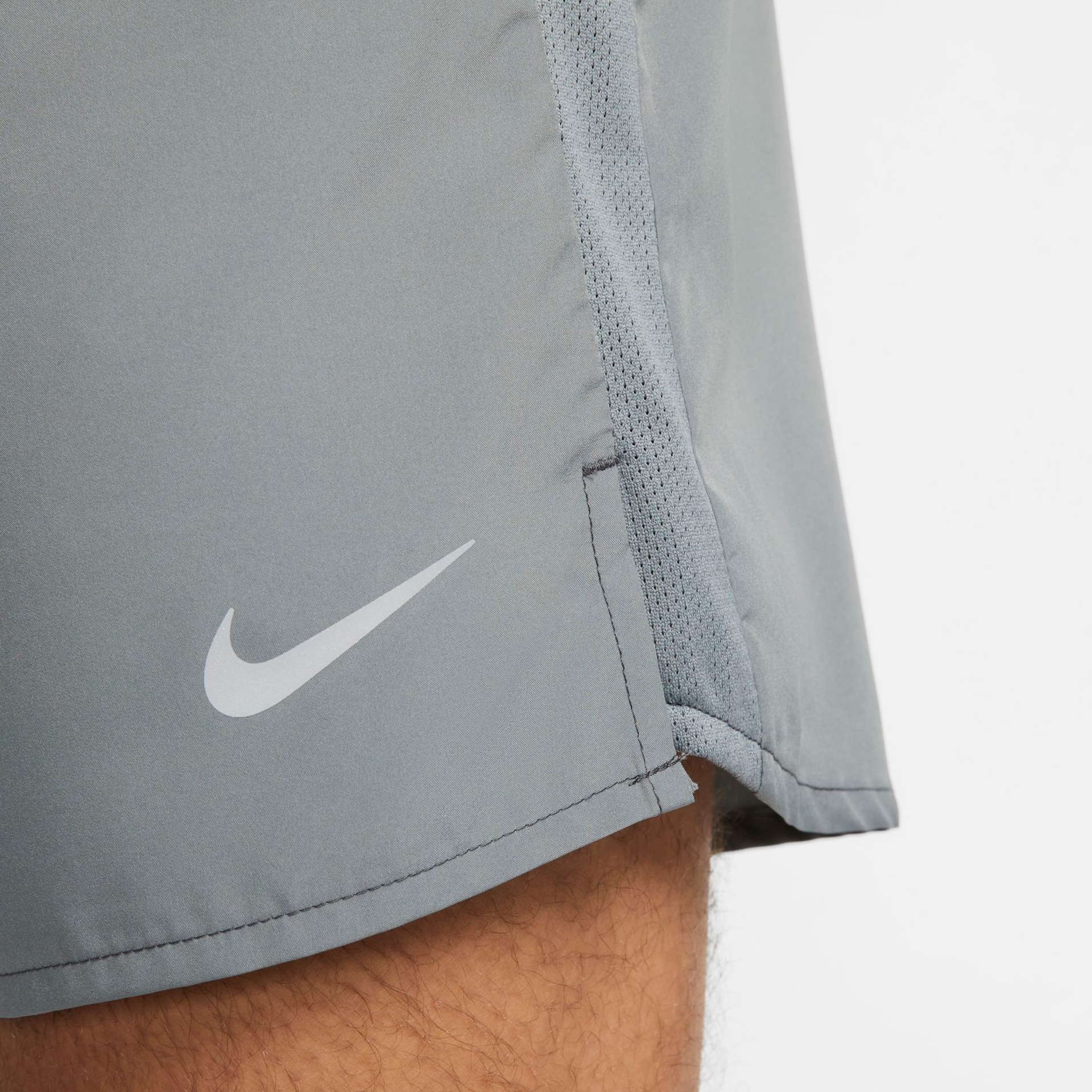 Shorts Nike Challenger Masculino - Foto 4