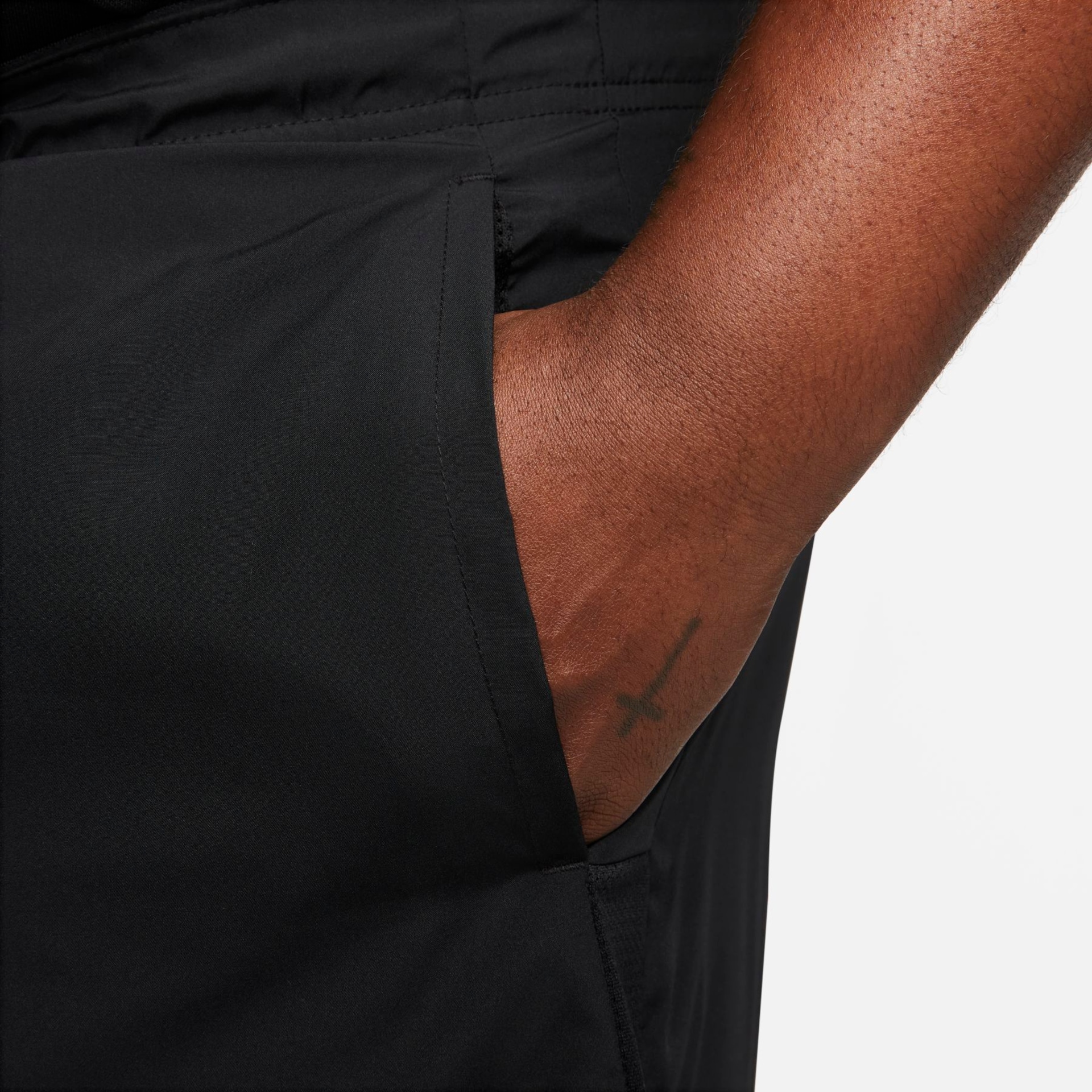 Shorts Nike Challenger Masculino - Foto 13