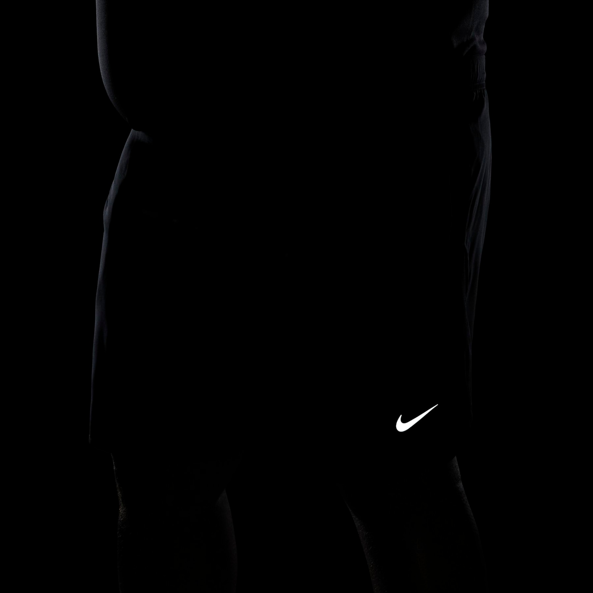 Shorts Nike Challenger Masculino - Foto 18