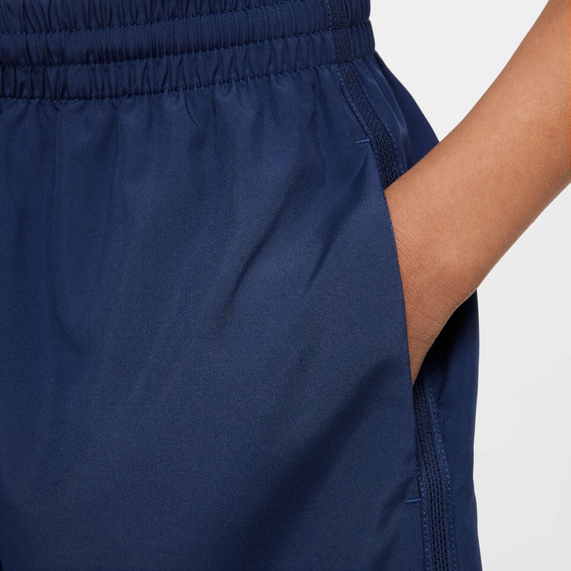 Shorts Nike Dri-FIT Multi+ Infantil - Foto 5