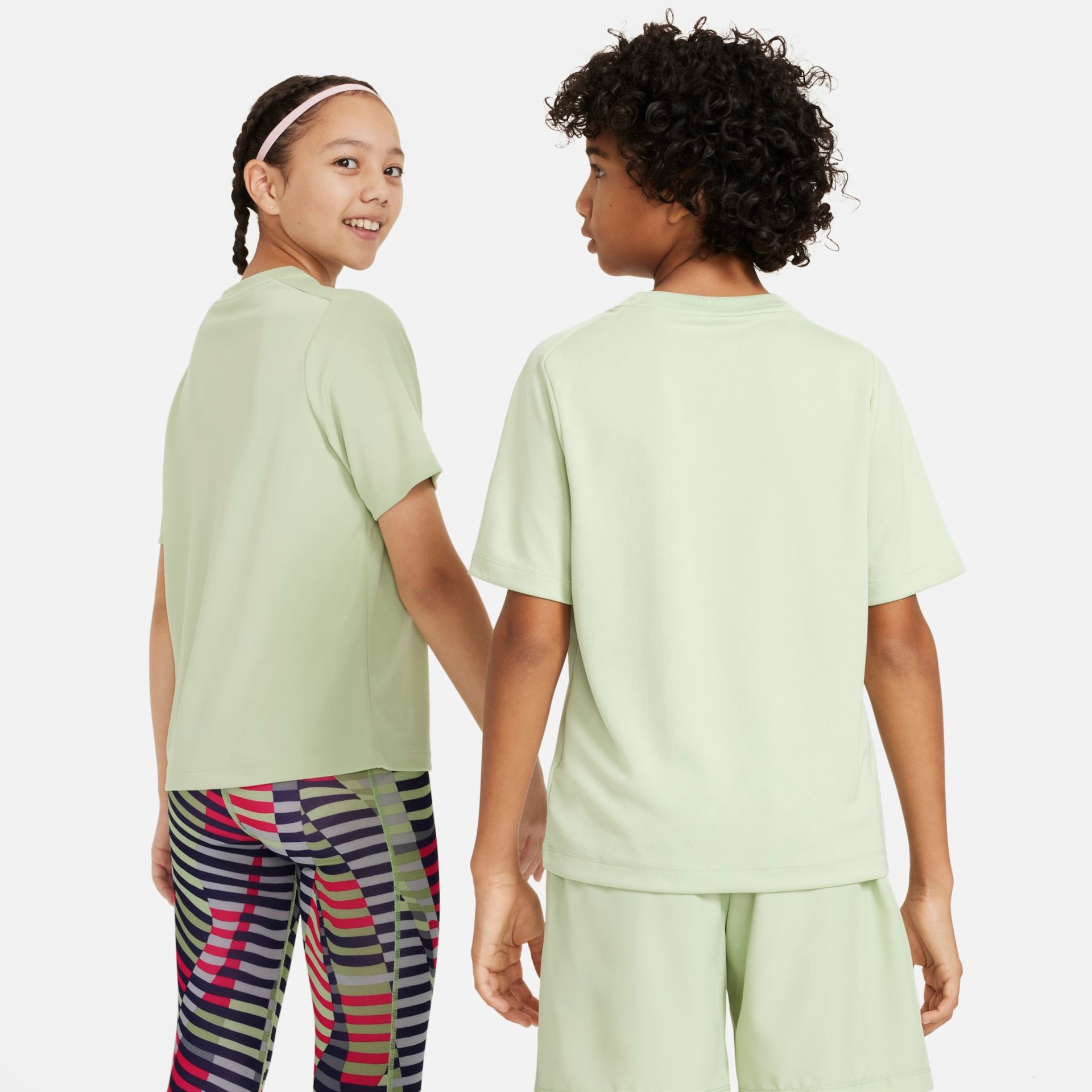 Camiseta Nike Dri-FIT Multi Infantil - Foto 2