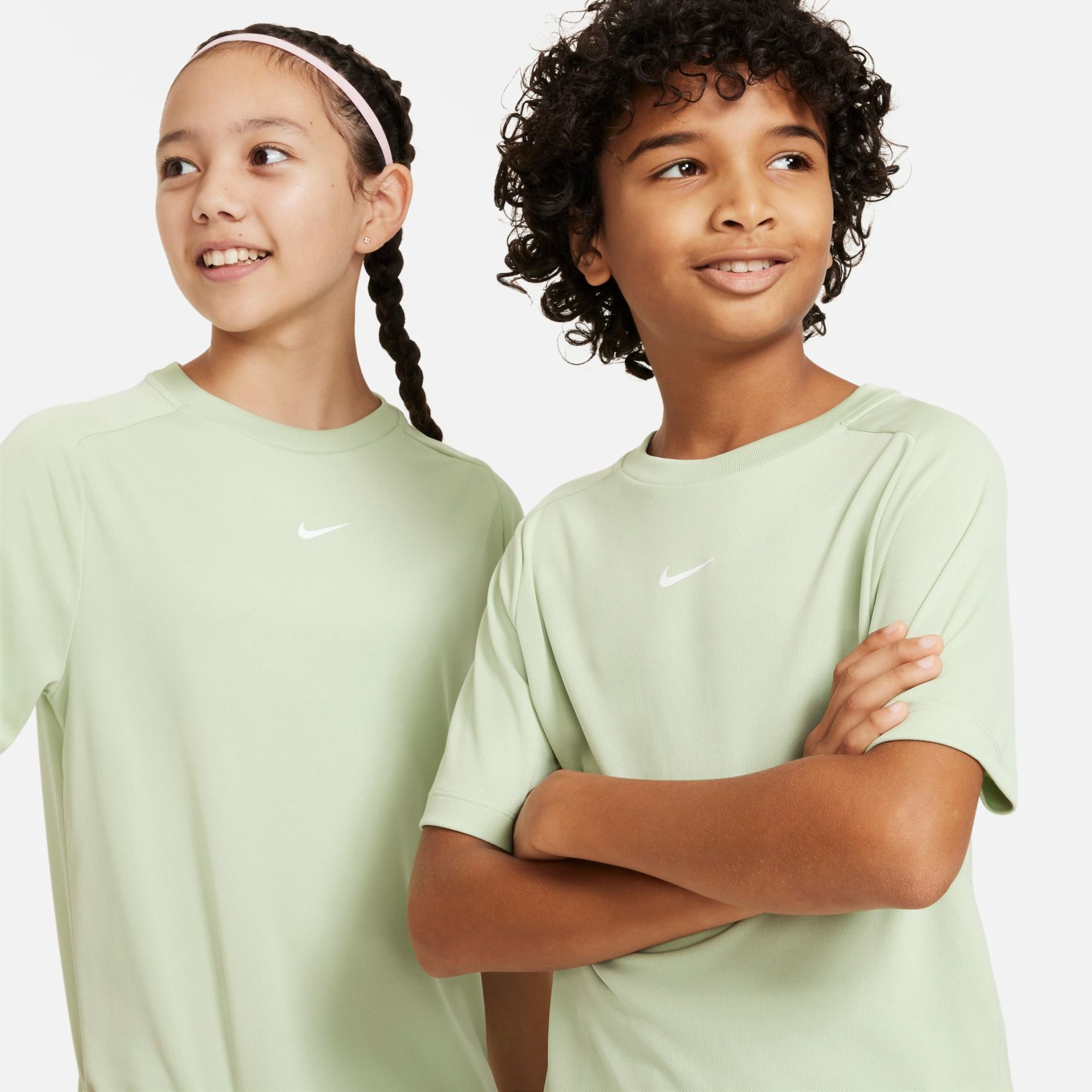 Camiseta Nike Dri-FIT Multi Infantil - Foto 3