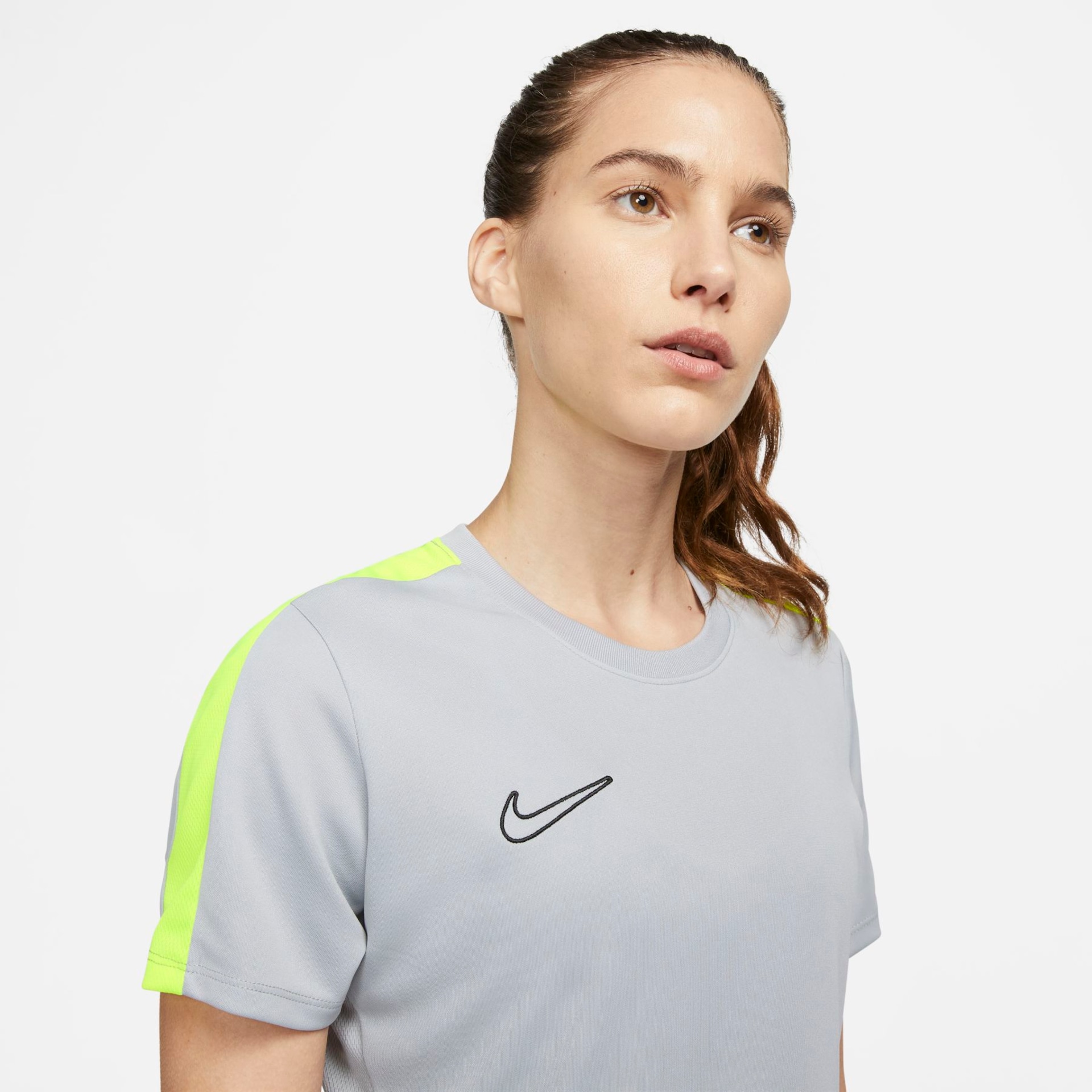 Camiseta Nike Dri-FIT Academy Feminina - Foto 3