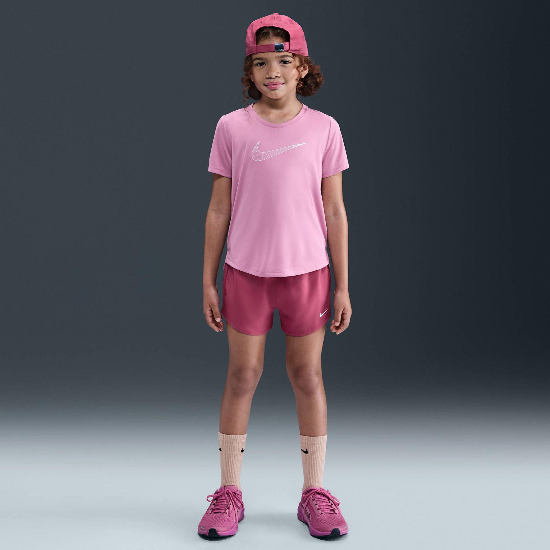 Shorts Nike Dri-FIT One Woven Infantil - Foto 1