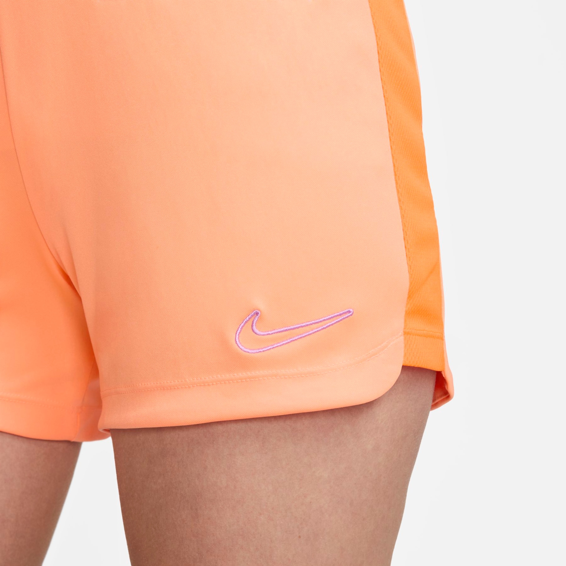 Shorts Nike Dri-FIT ACD23 Feminino - Foto 4