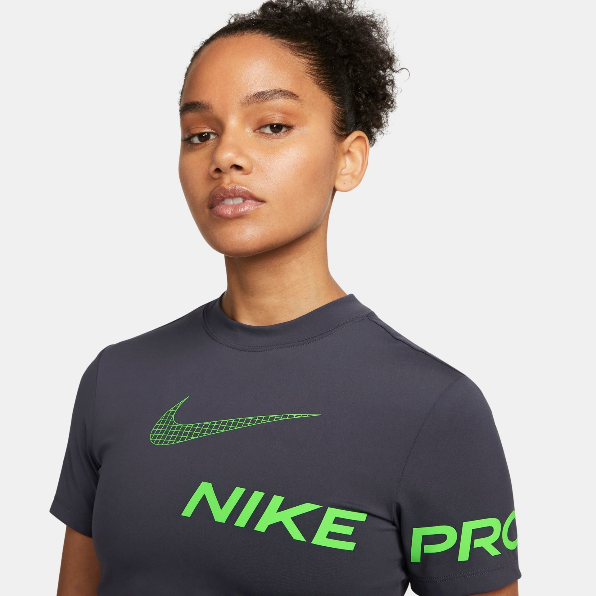 Camiseta Nike Pro Dri-FIT Feminina - Foto 3