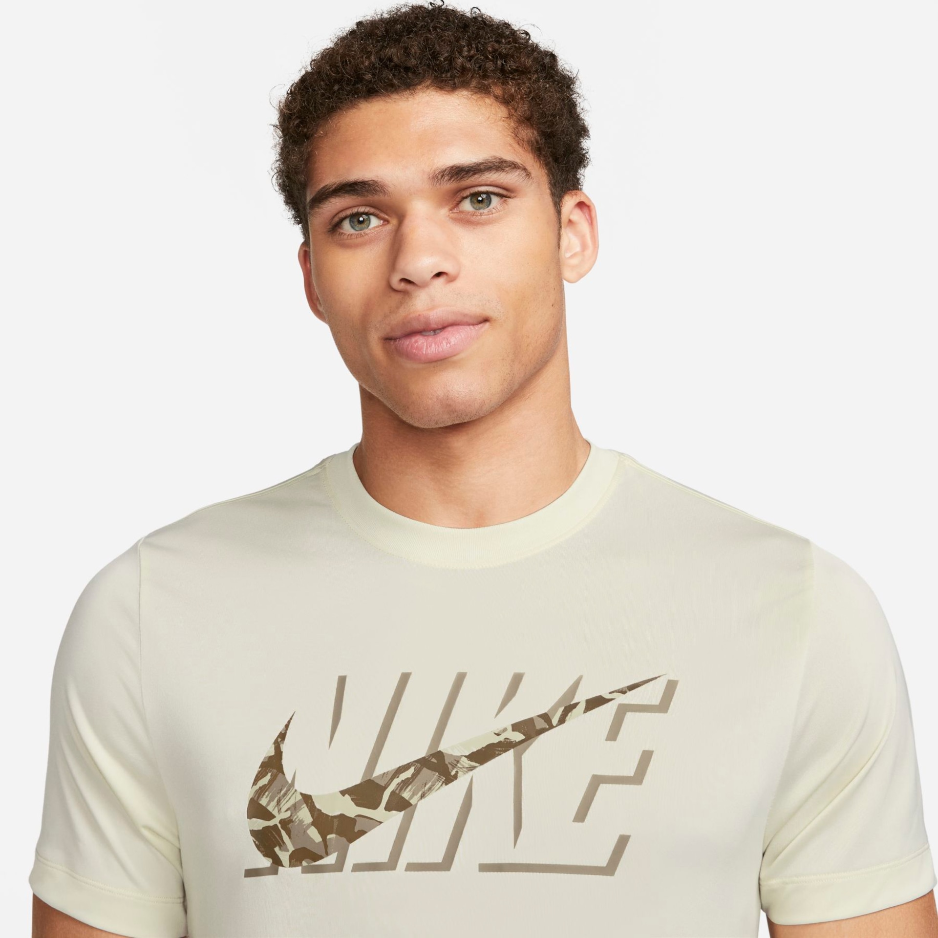Camiseta Nike Dri-FIT Camo Masculina - Foto 3