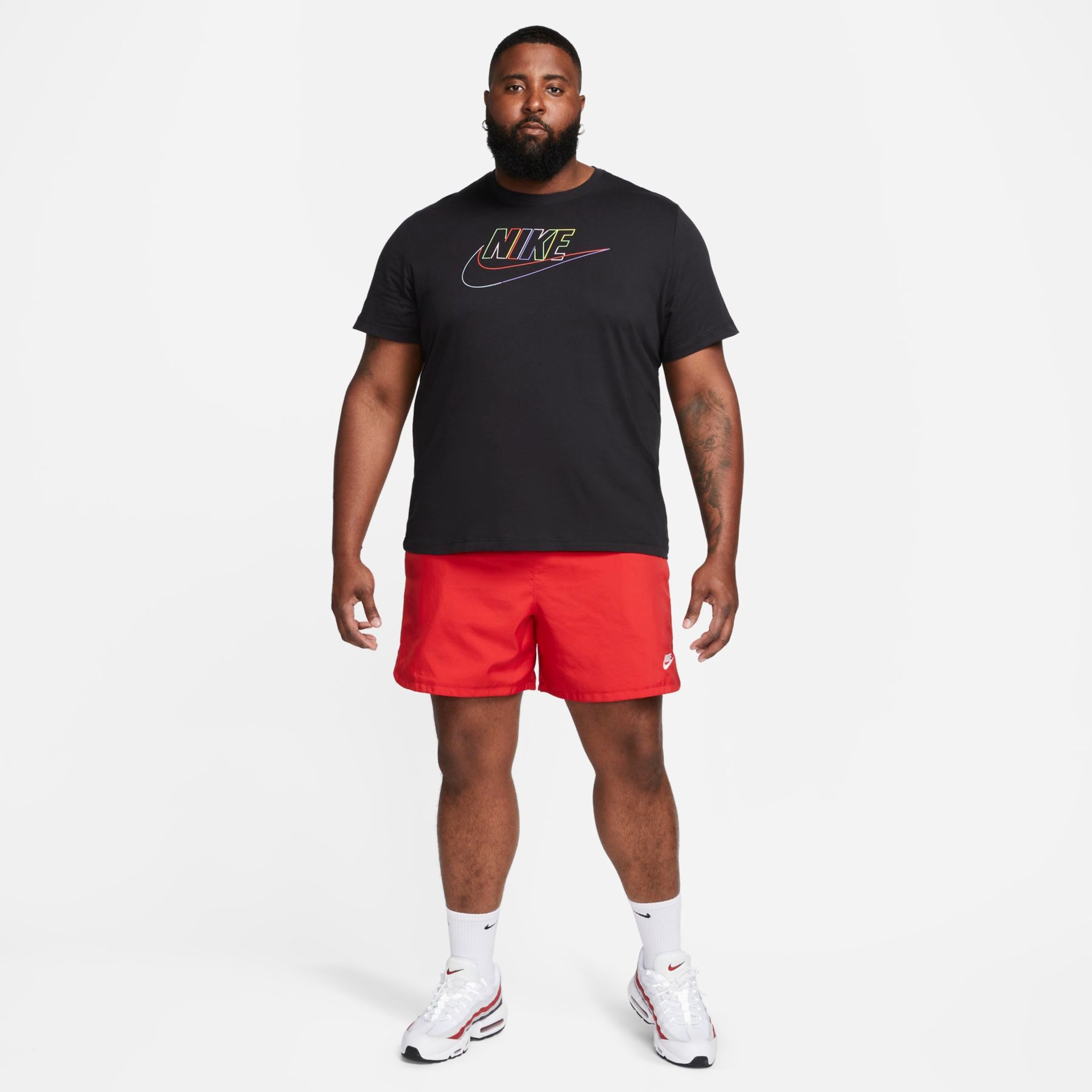 Camiseta Nike Sportswear Club+ Masculina - Foto 8