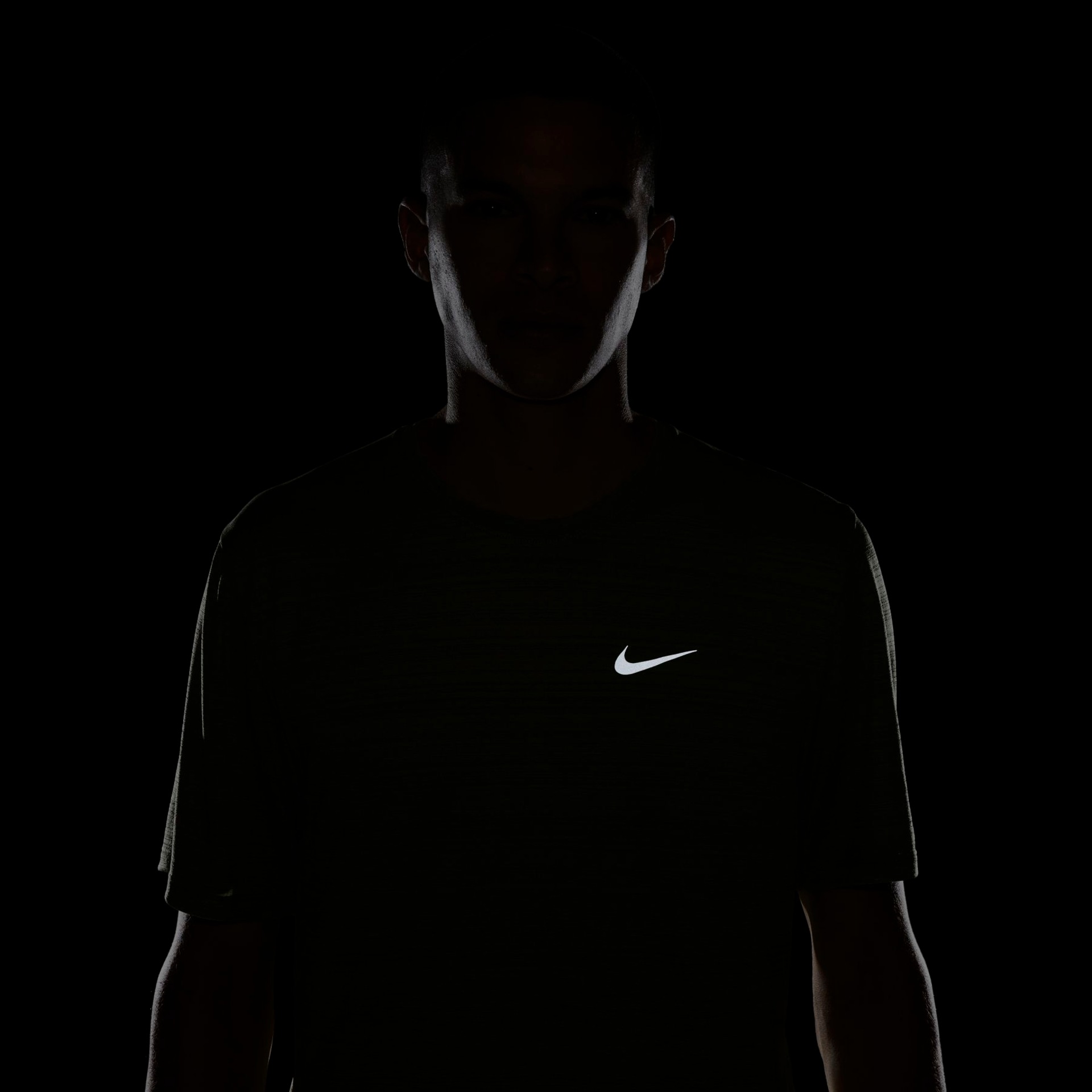 Camiseta Nike Dri-FIT Miler Masculina - Foto 6