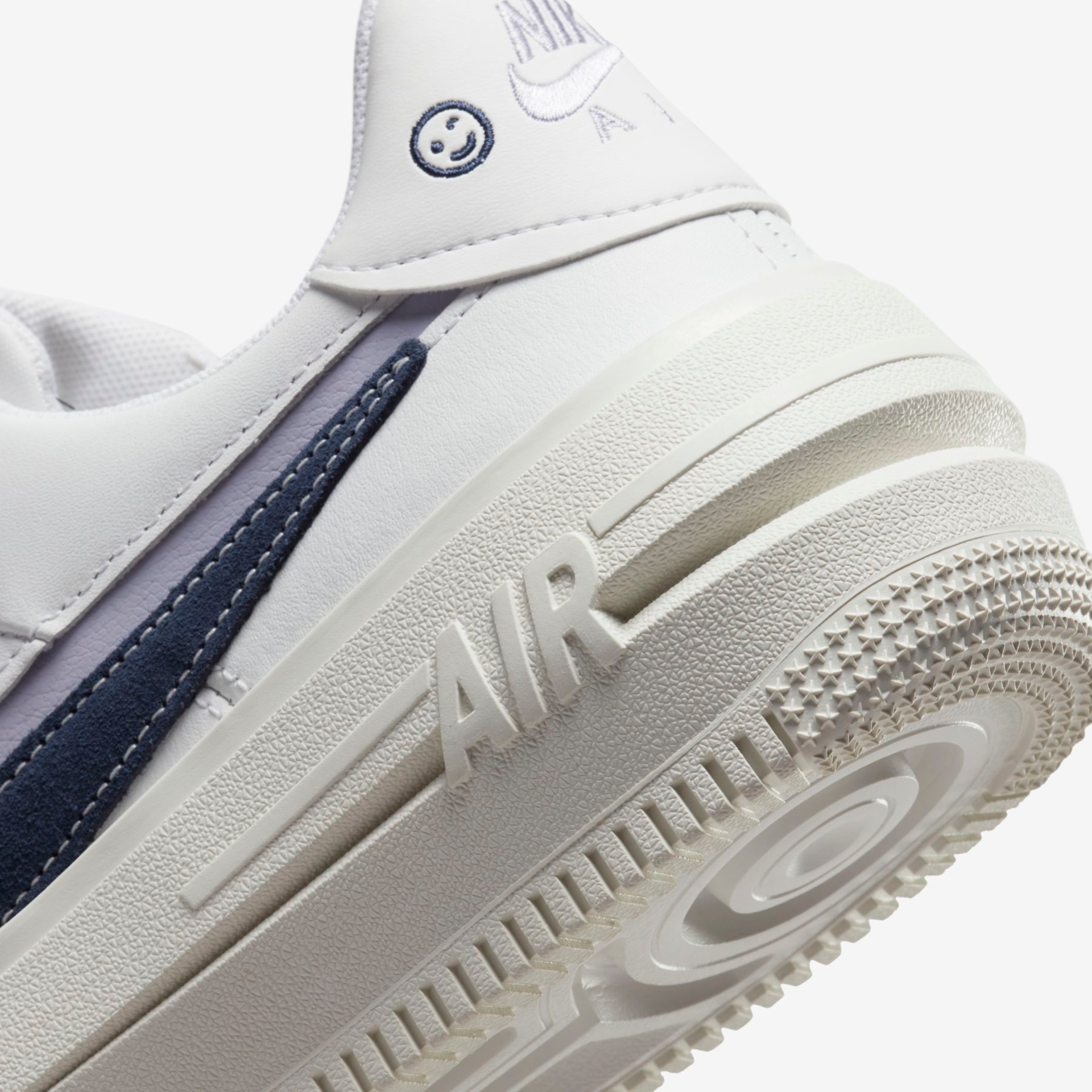 Tênis Nike Air Force 1 PLT.AF.ORM LV8 FUFR Feminino - Foto 8