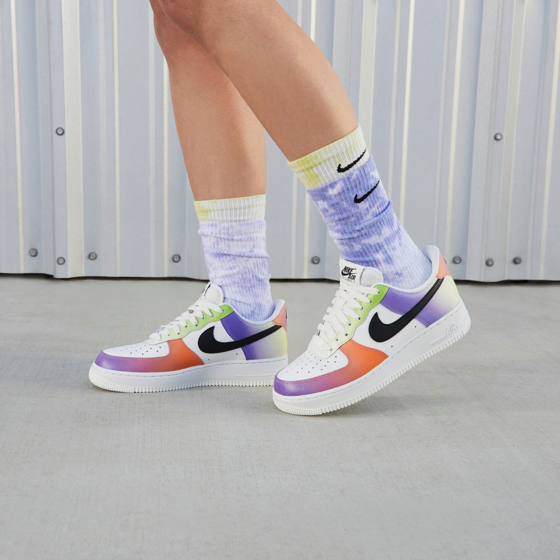 Tênis Nike Air Force 1 Low '07 Premium Feminino - Foto 2