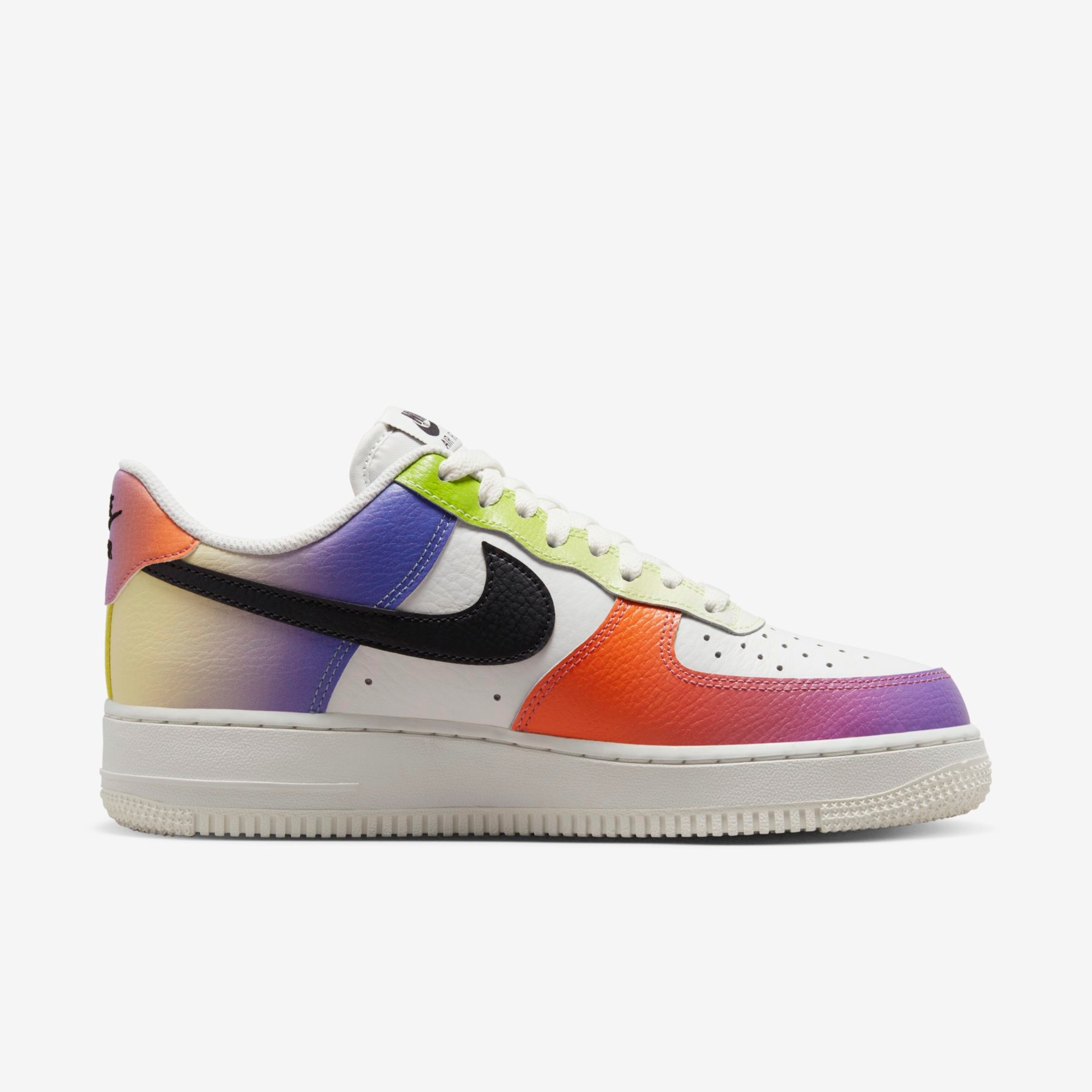 Tênis Nike Air Force 1 Low '07 Premium Feminino - Foto 4
