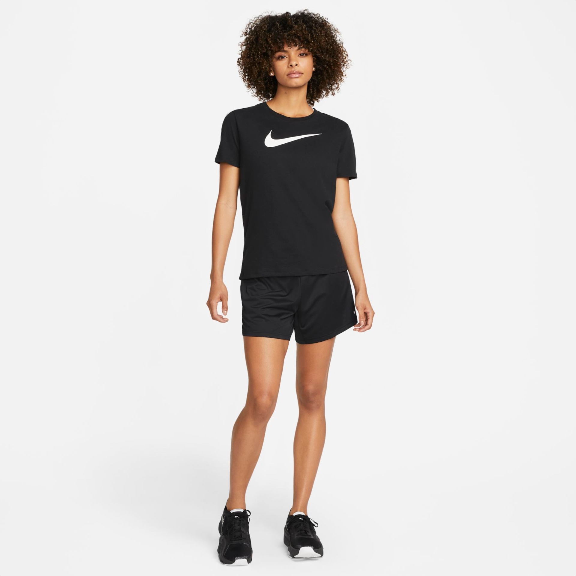 Camiseta Nike Dri-FIT Swoosh Feminina - Foto 4