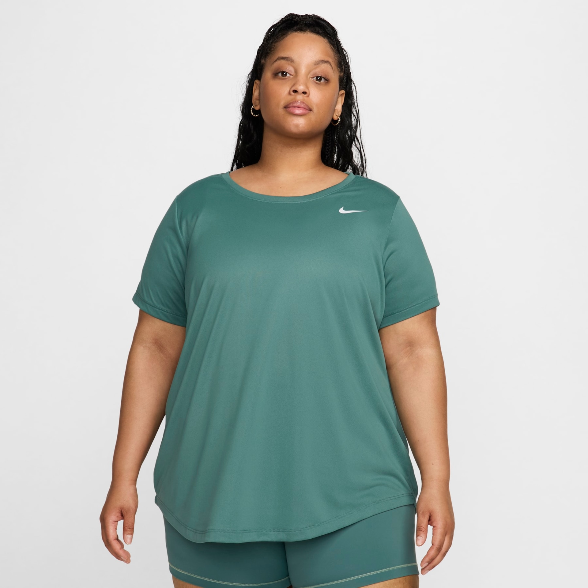 Plus Size - Camiseta Nike Dri-FIT Feminina - Foto 1