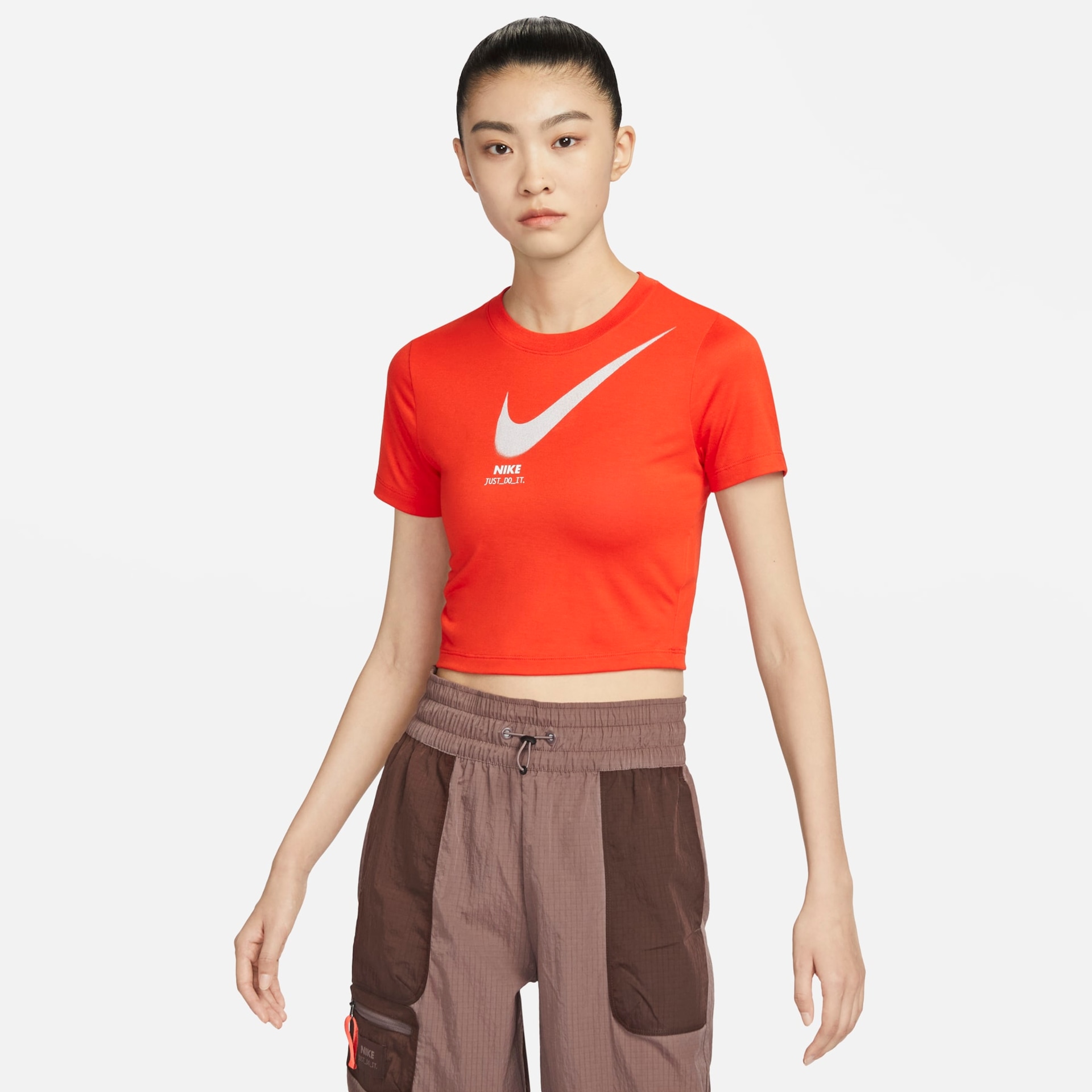 Camiseta Nike Sportswear Utility Feminina - Foto 1