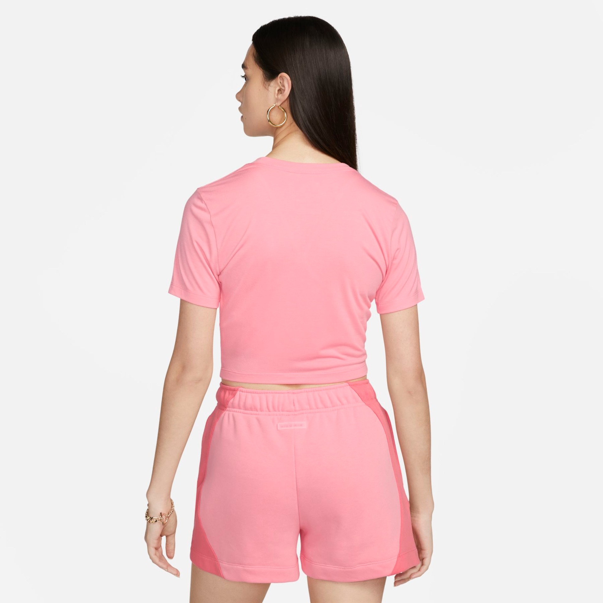 Camiseta Nike Sportswear Essential Feminina - Foto 2