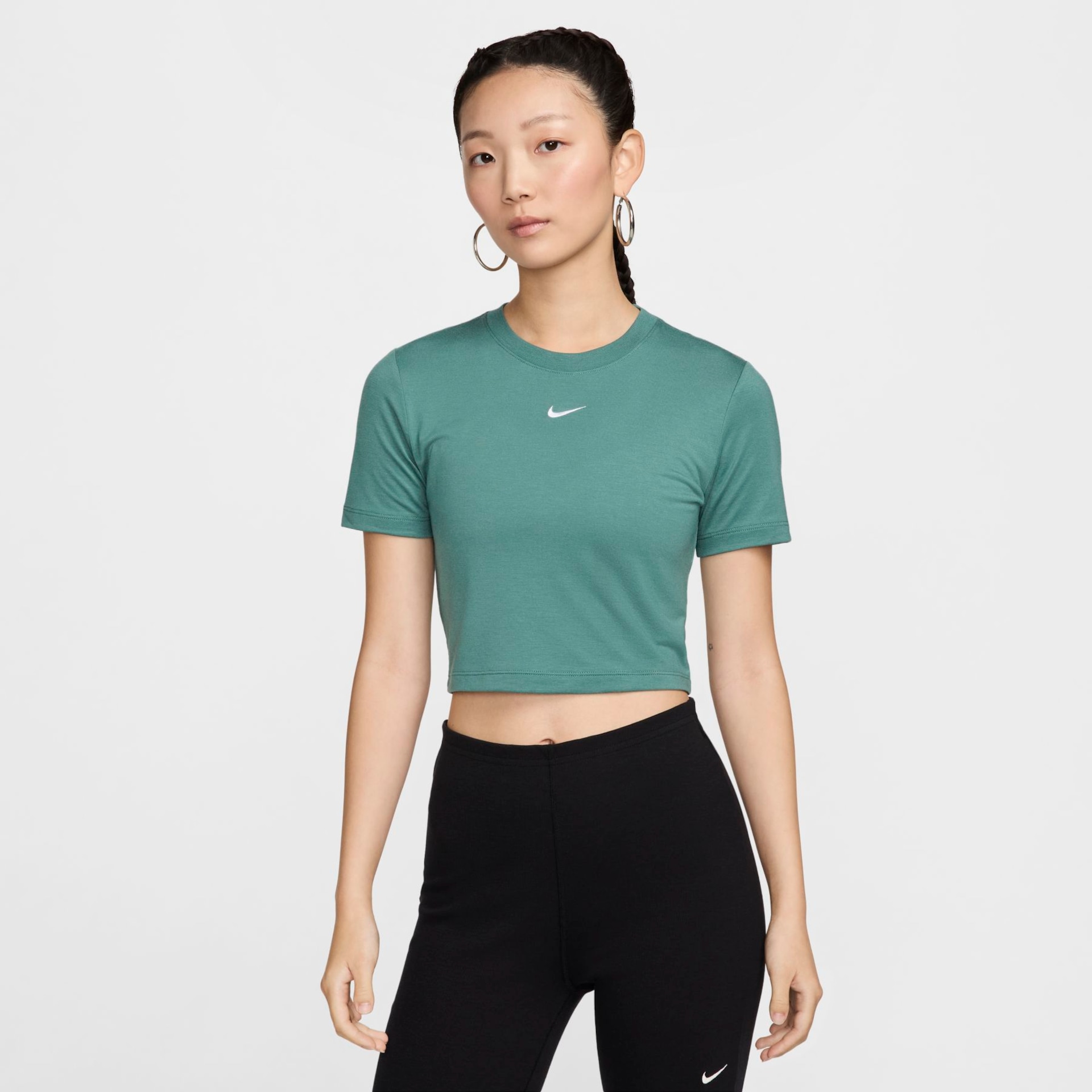 Camiseta Nike Sportswear Essential Feminina - Foto 1