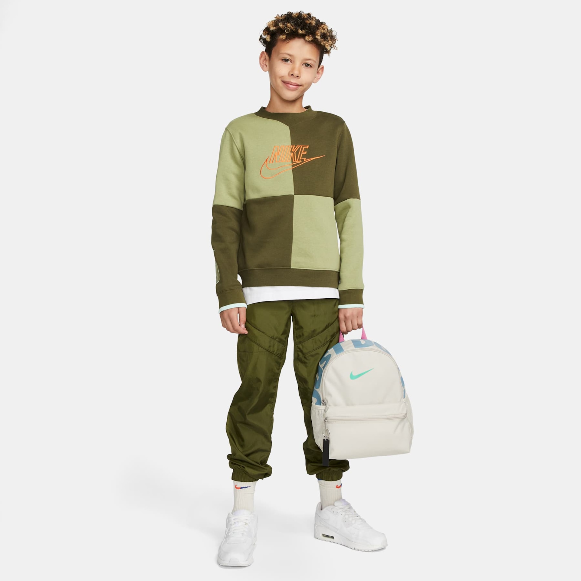 Mochila Nike Brasilia Mini JDI Infantil - Foto 8