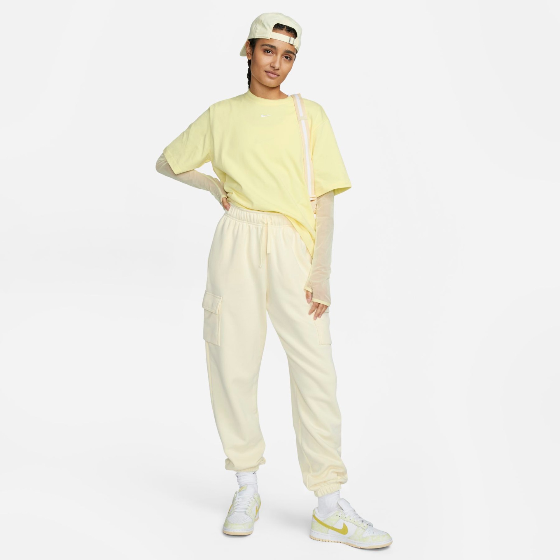 Calça Nike Sportswear Club Fleece Cargo Feminina - Foto 6