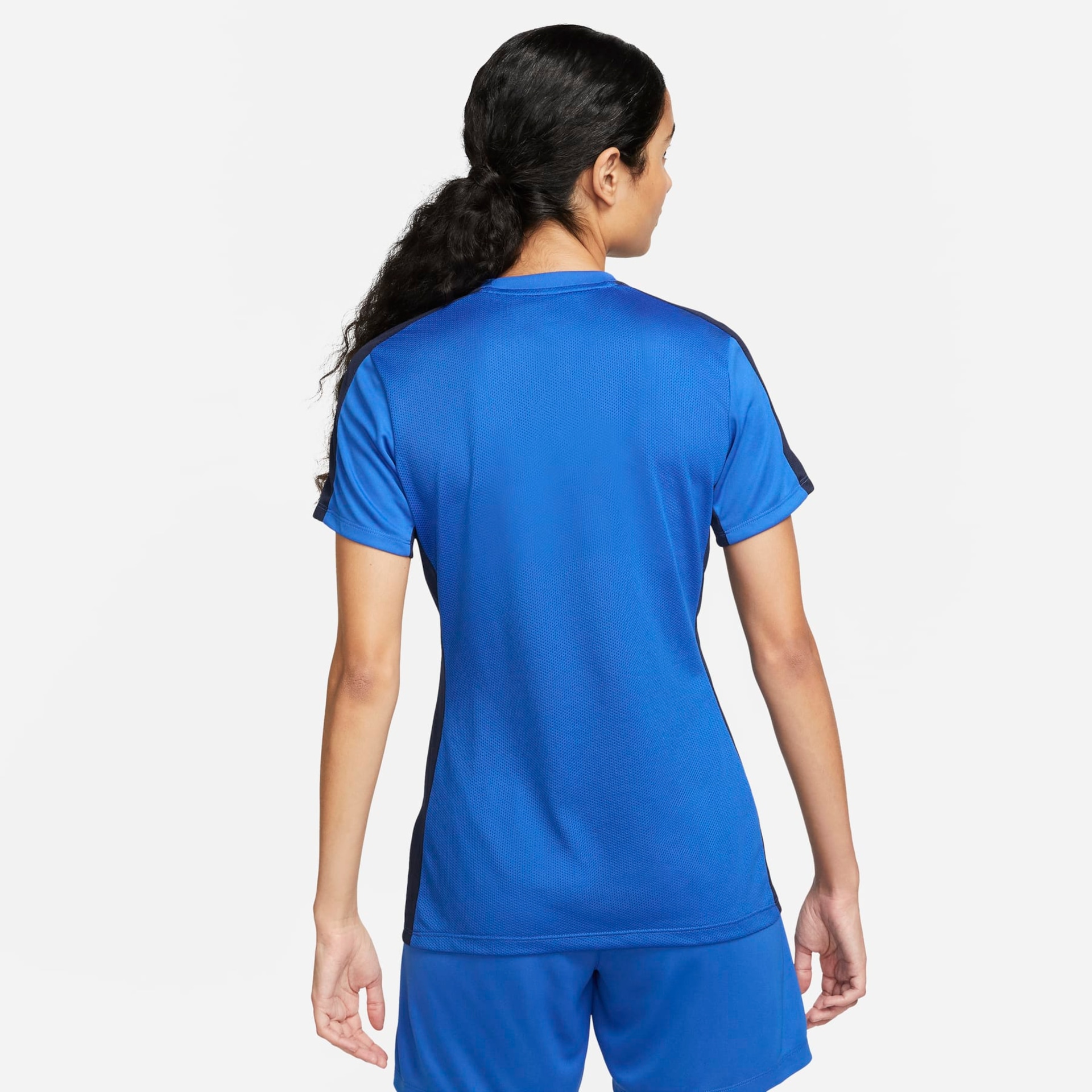 Camiseta Nike Dri-FIT Academy 23 Feminina - Foto 2