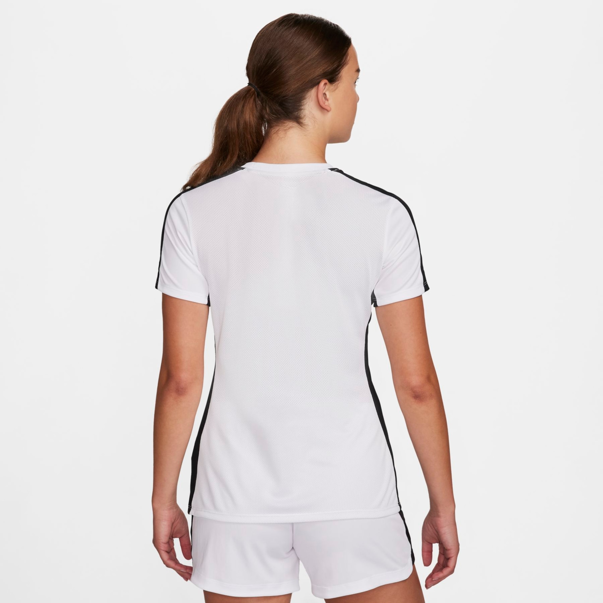 Camiseta Nike Dri-FIT Academy 23 Feminina - Foto 2