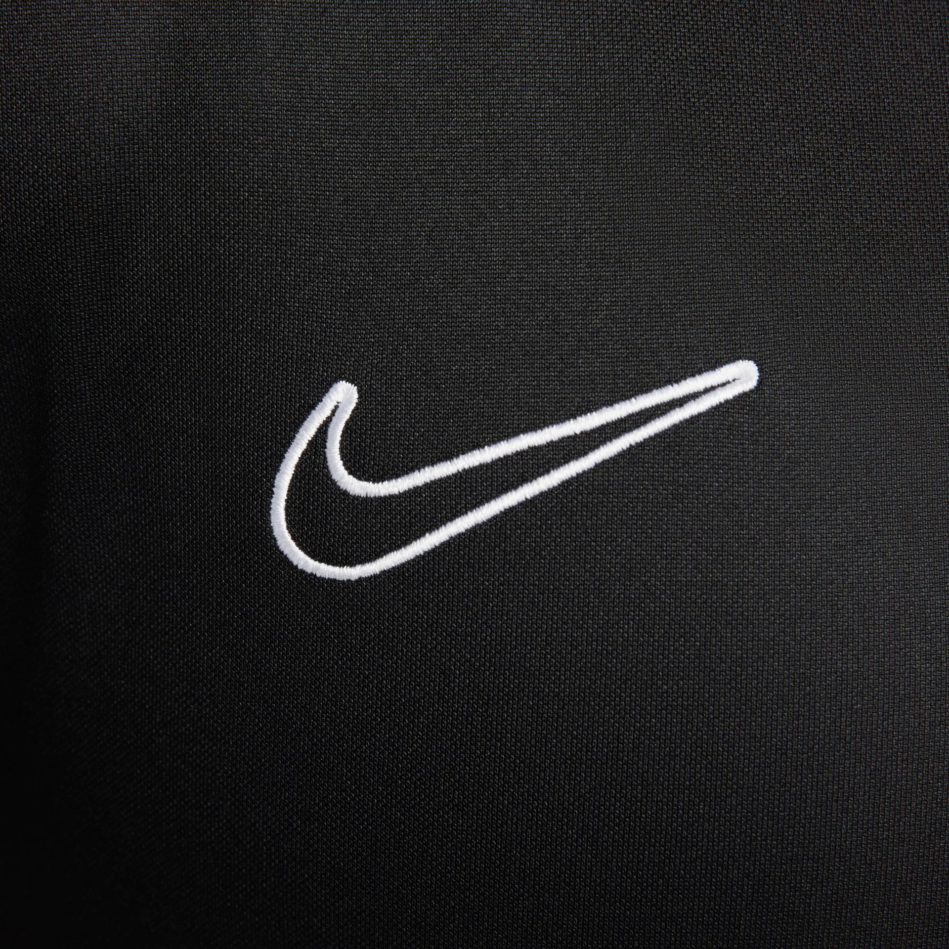 Camiseta Nike Dri-FIT Academy 23 Feminina - Foto 4
