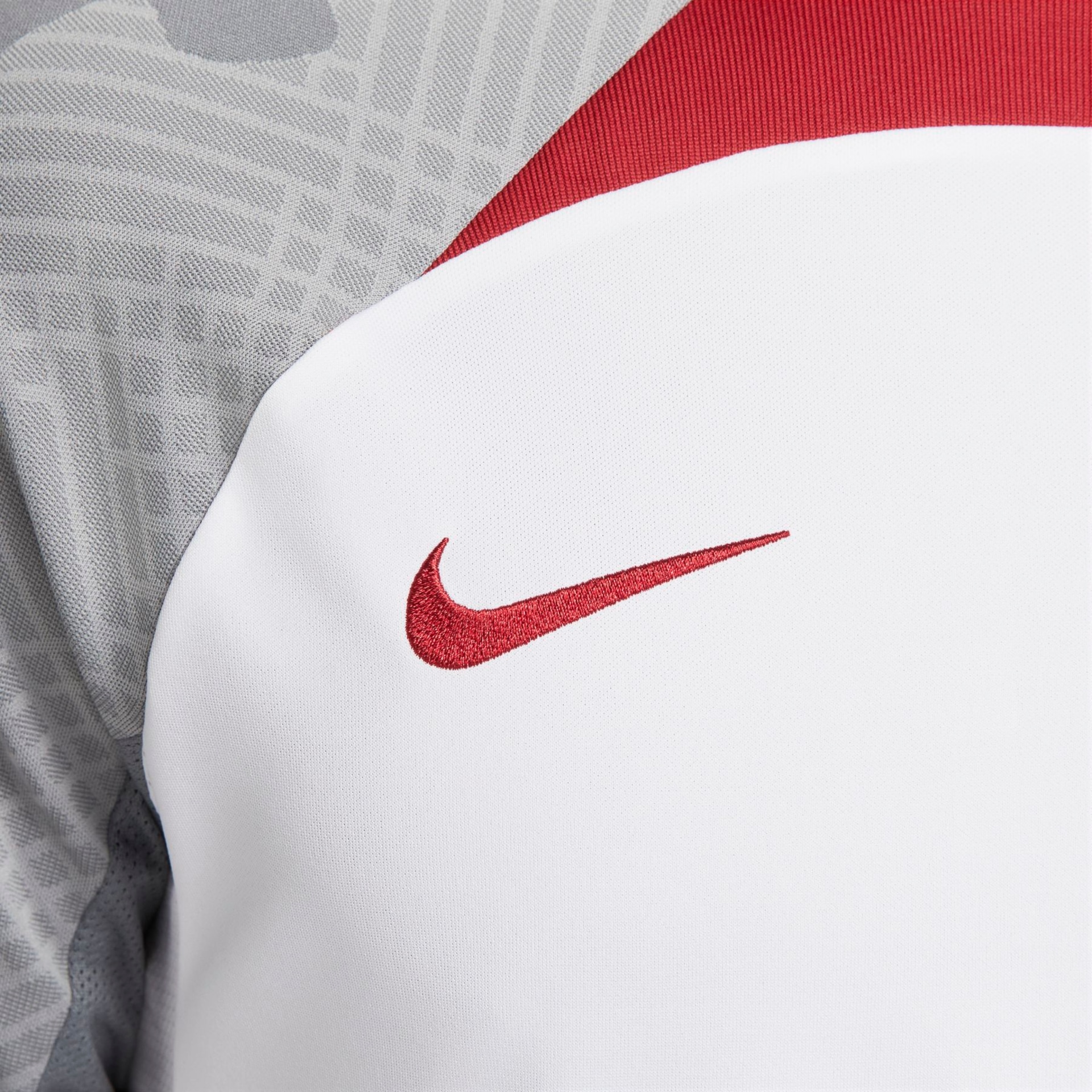 Camiseta Nike Liverpool Strike Masculina - Foto 4