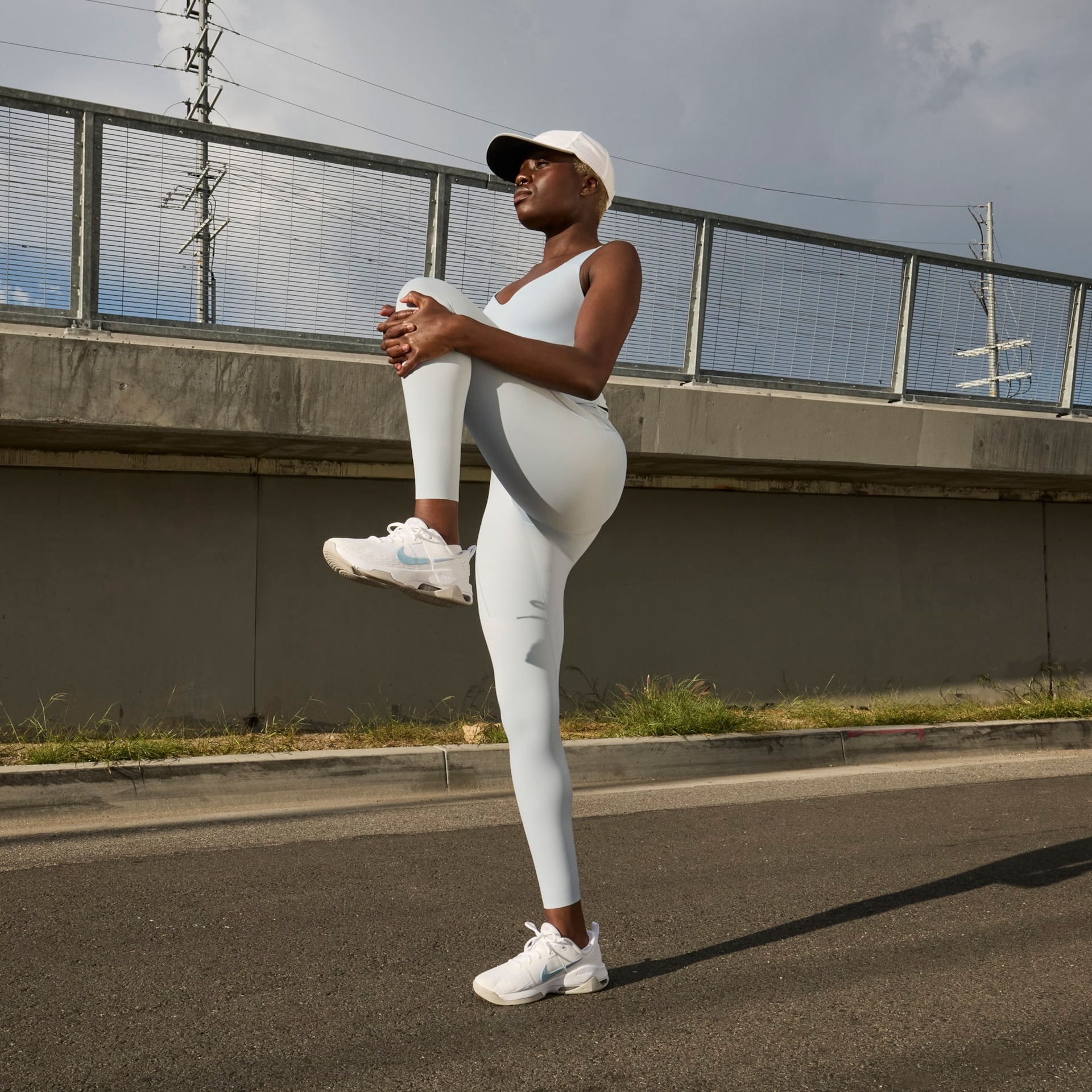 Tênis Nike Zoom Bella 6 Feminino - Foto 2