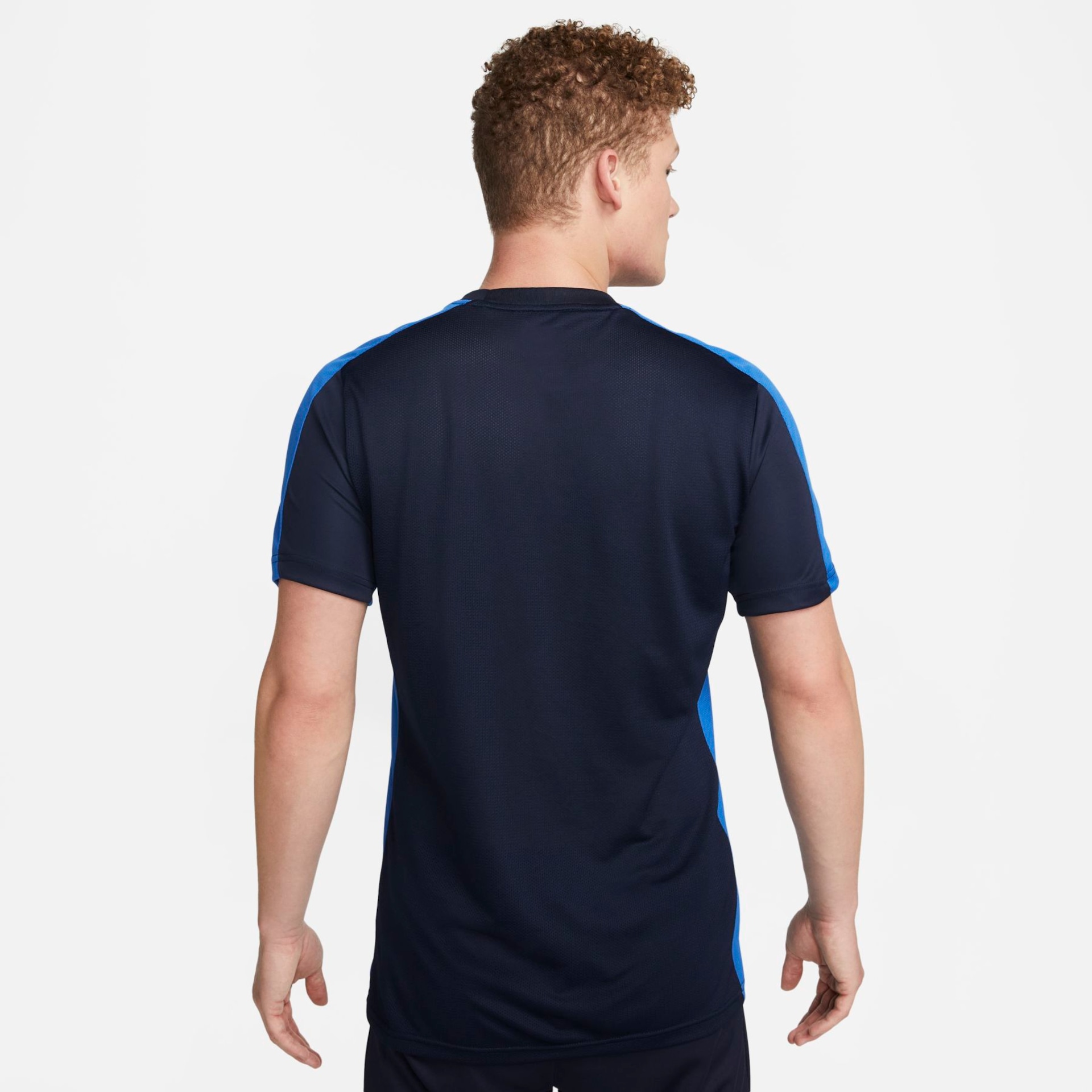 Camiseta Nike Dri-FIT Academy 23 Masculina - Foto 2