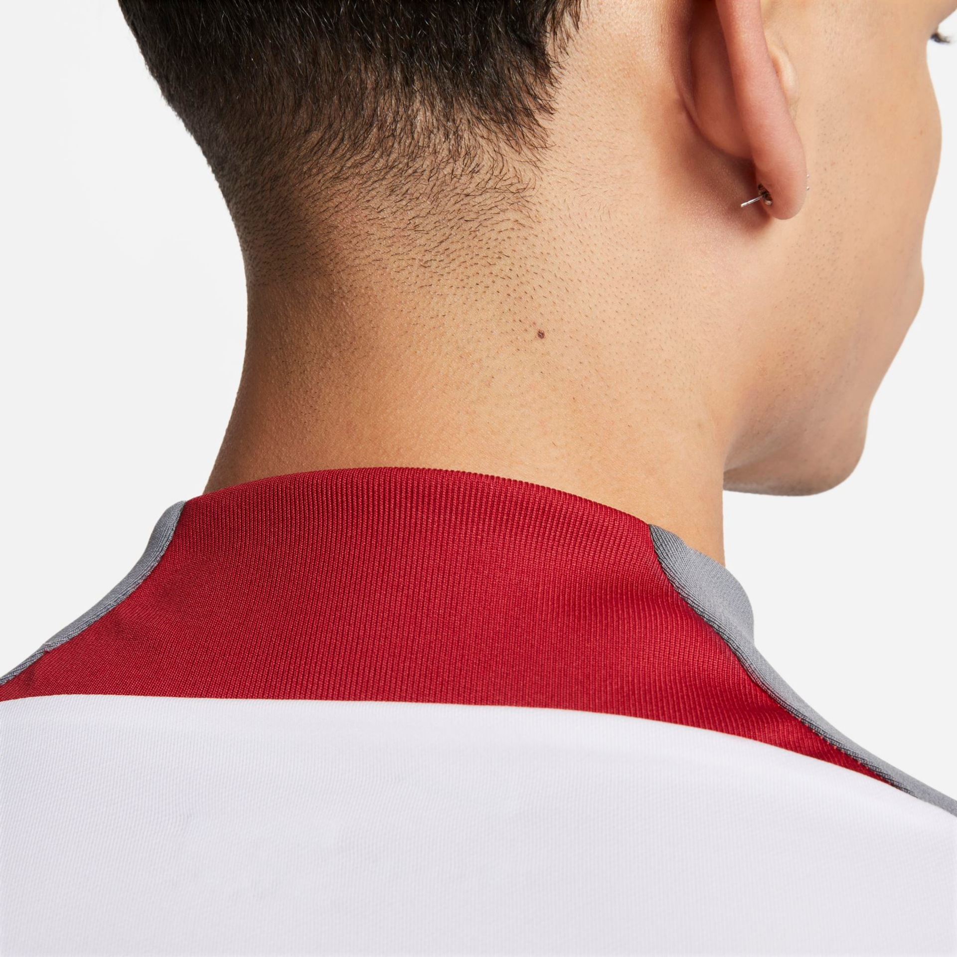 Camiseta Nike Liverpool Strike Masculina - Foto 5