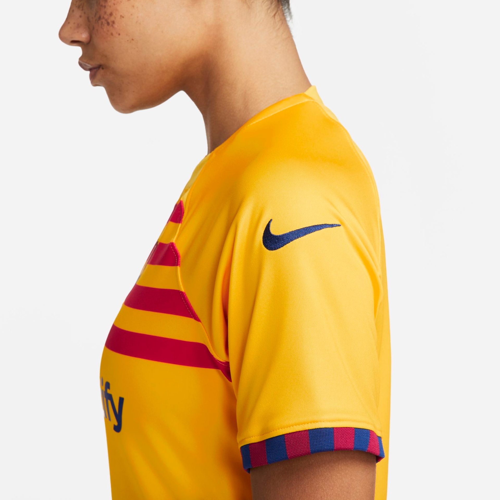 Camisa Nike Barcelona IV 2023/24 Torcedora Pro Feminina - Foto 4