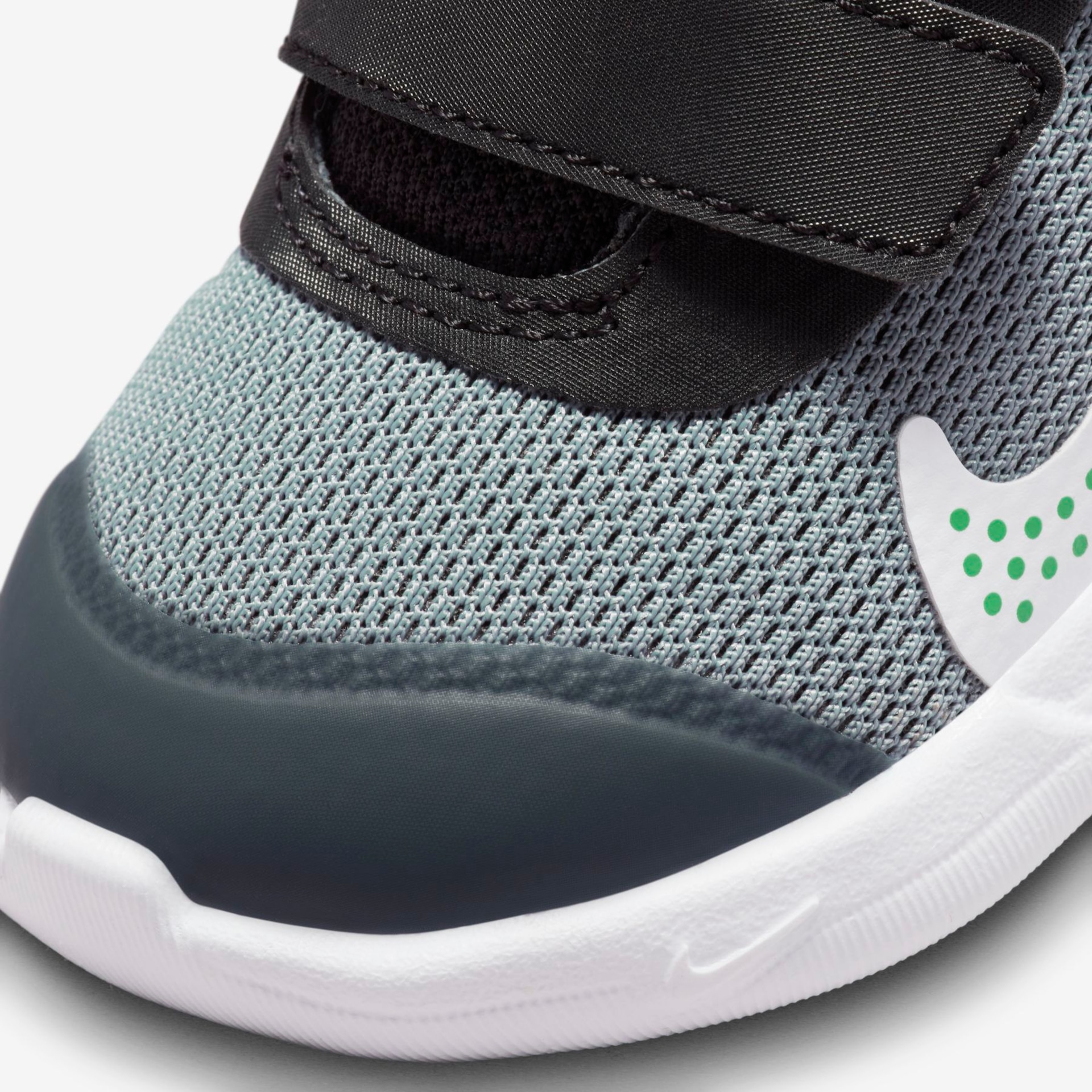 Tênis Nike Omni Multi-Court Infantil - Foto 7