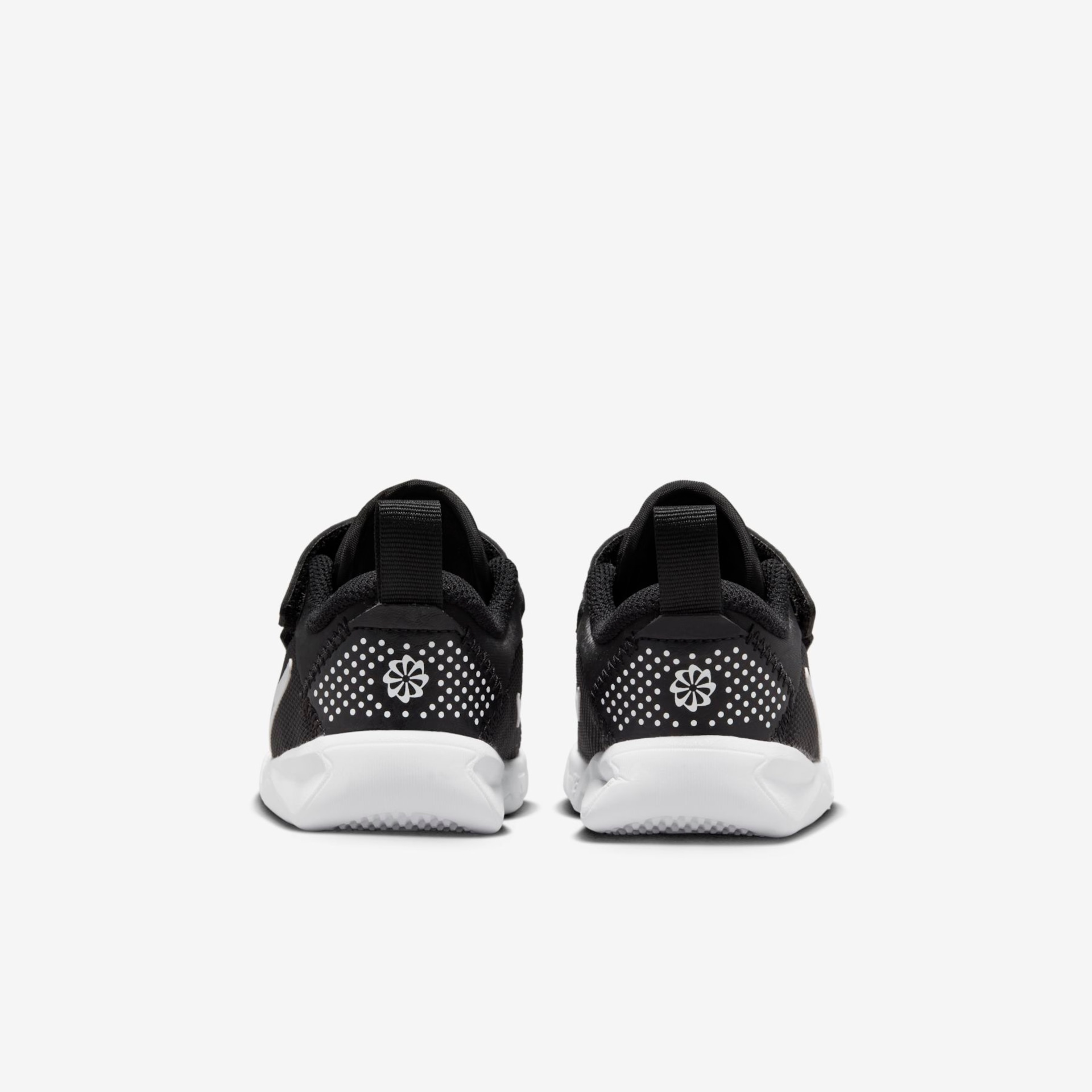 Tênis Nike Omni Multi-Court Infantil - Foto 6