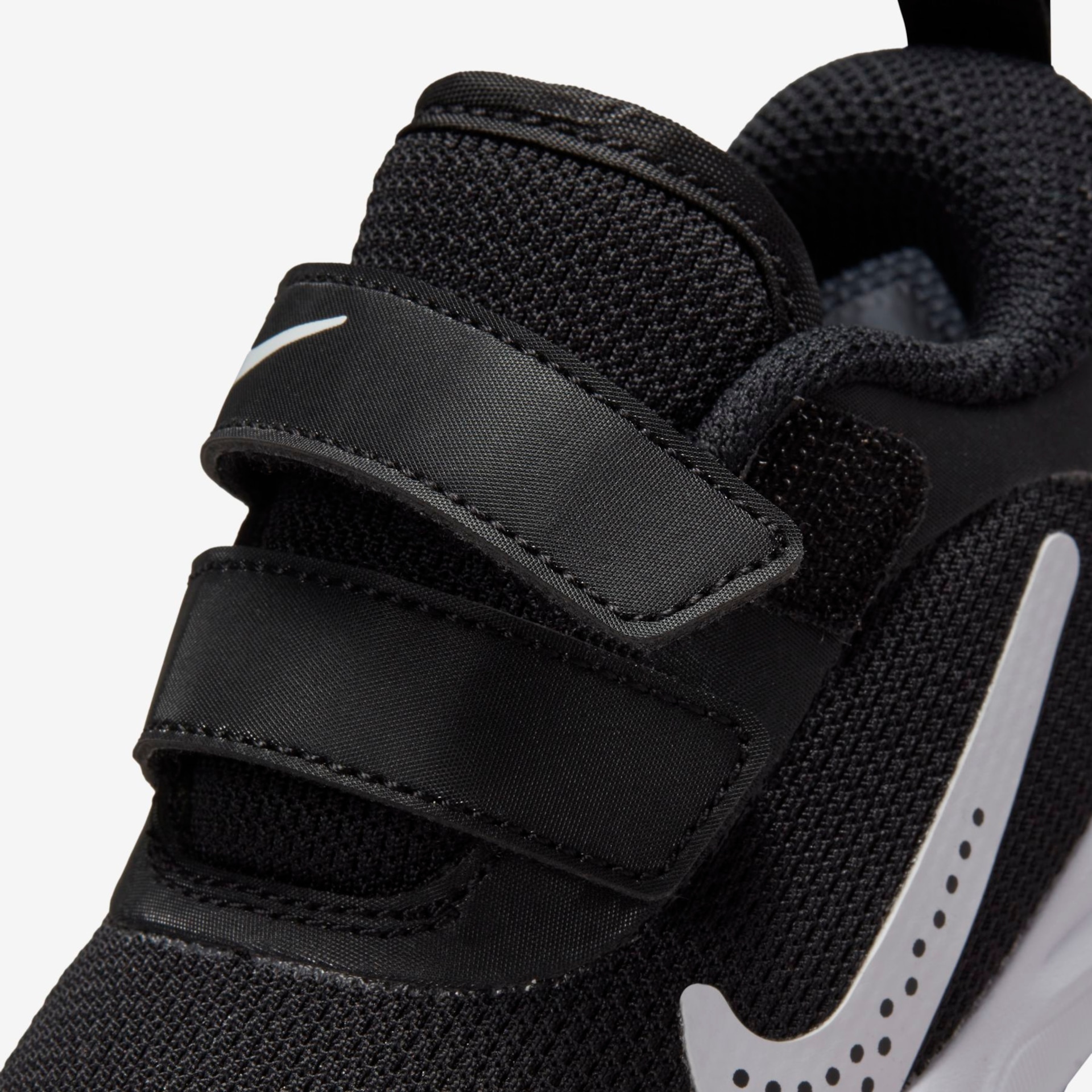 Tênis Nike Omni Multi-Court Infantil - Foto 8