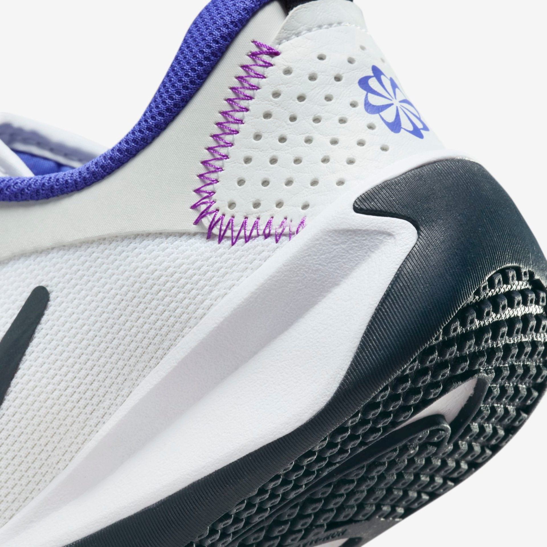 Tênis Nike Omni Multi-Court Infantil - Foto 8