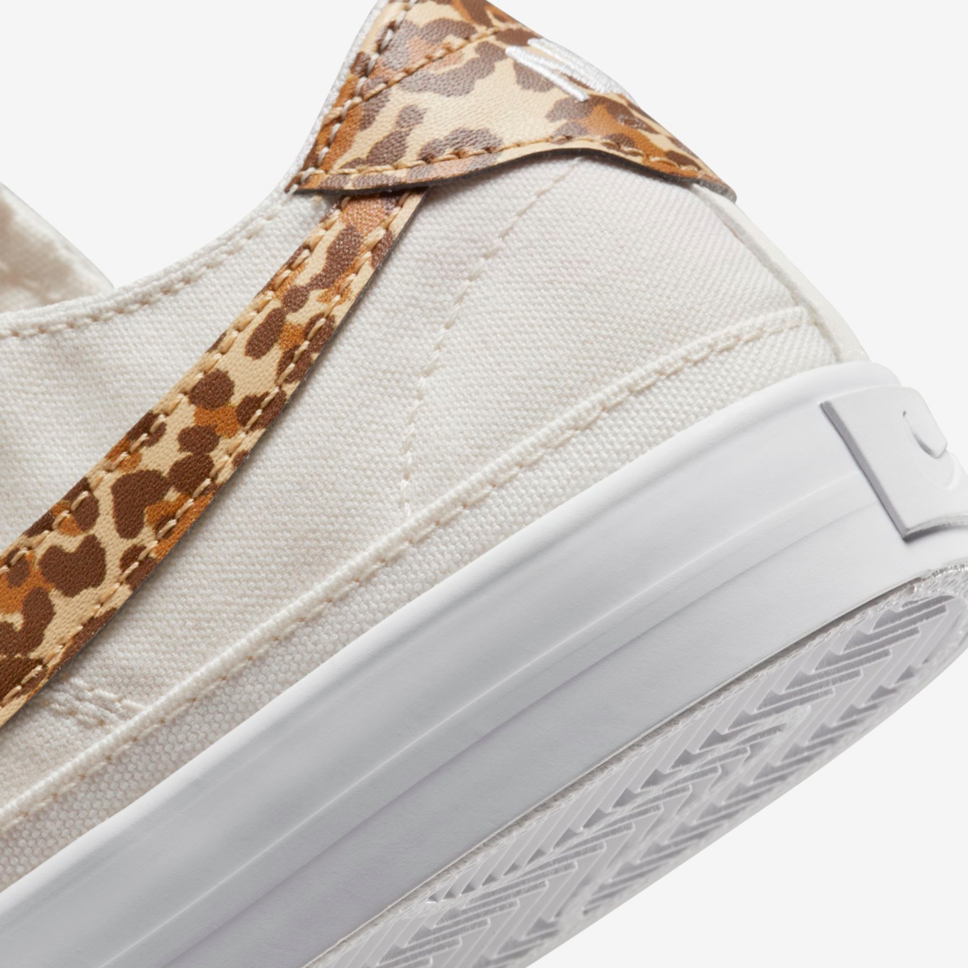 Tênis Nike Court Legacy Canvas Feminino - Foto 9