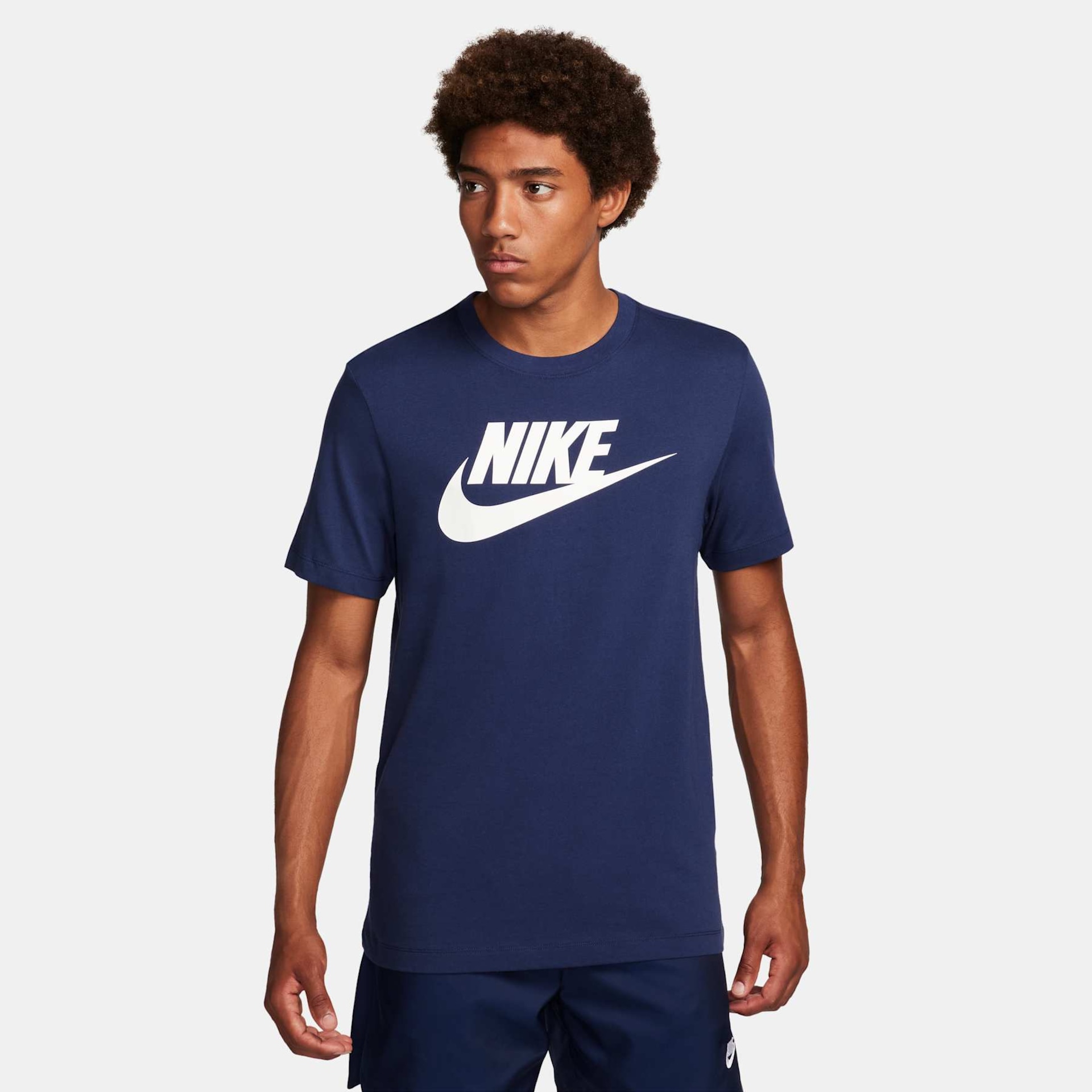 Camiseta Nike Standard Issue Masculina - Foto 1