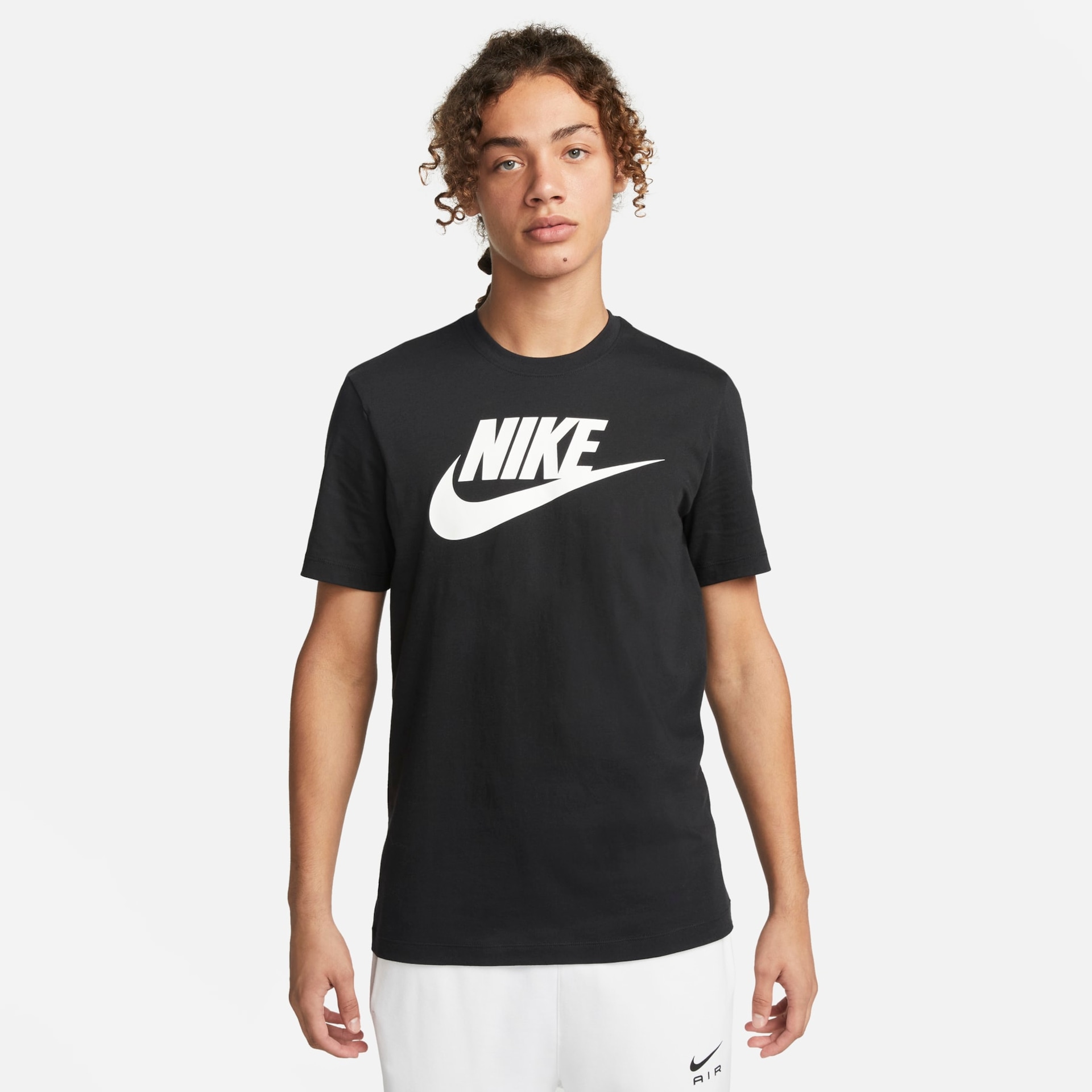 Camiseta Nike Standard Issue Masculina - Foto 1