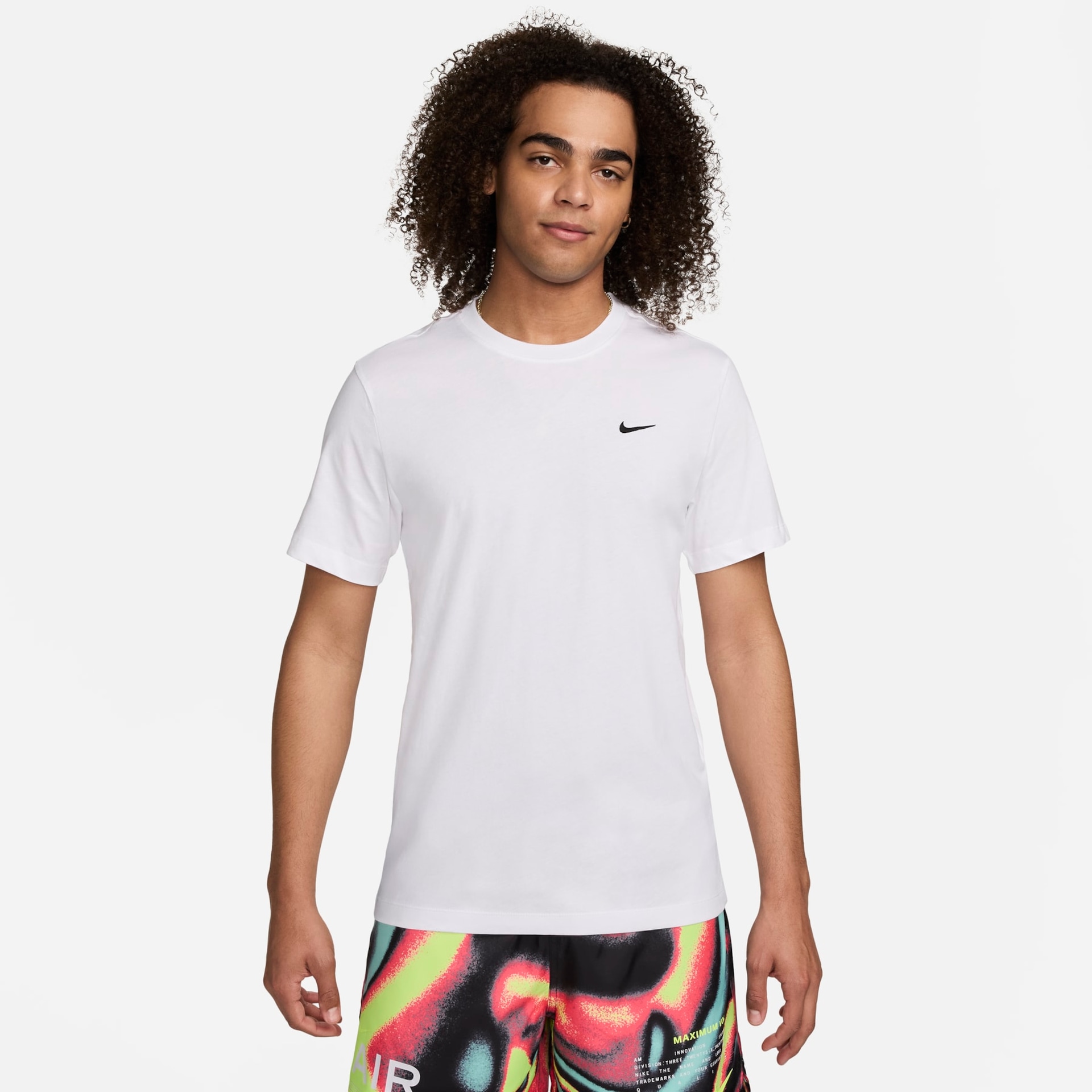 Camiseta Nike Sportswear Swoosh Masculina - Foto 1