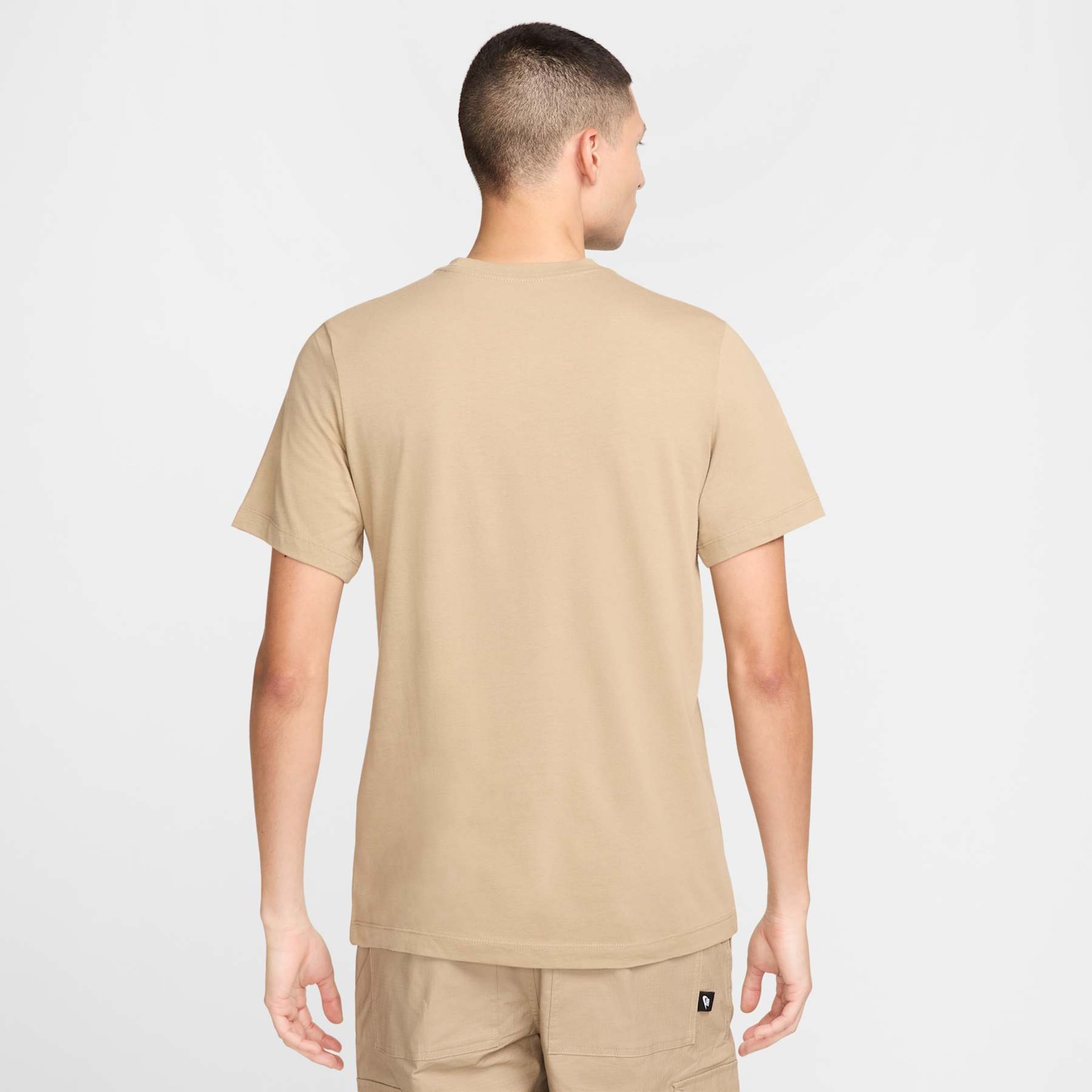 Camiseta Nike Sportswear Swoosh Masculina - Foto 2