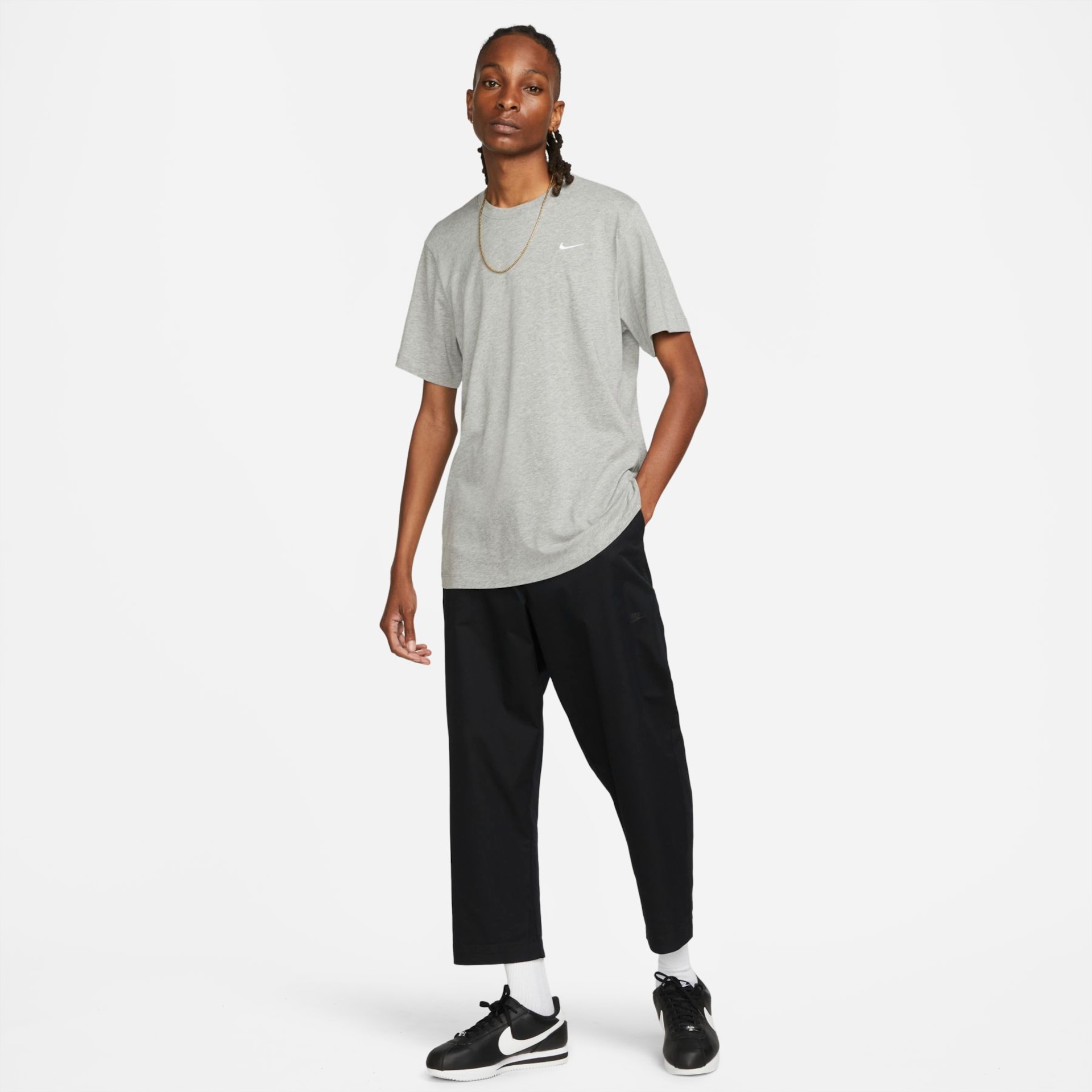 Camiseta Nike Sportswear Swoosh Masculina - Foto 4