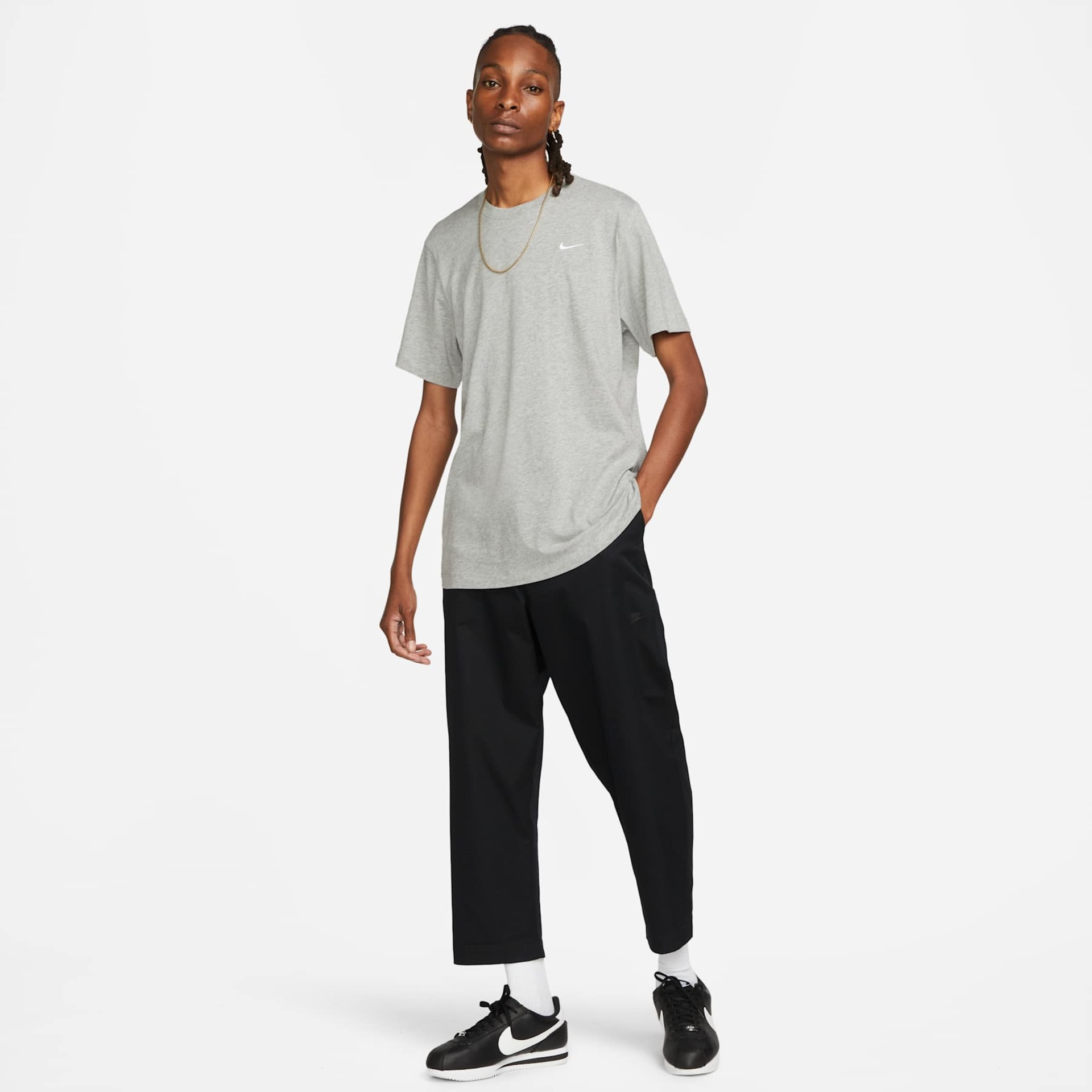 Camiseta Nike Sportswear Swoosh Masculina - Foto 4