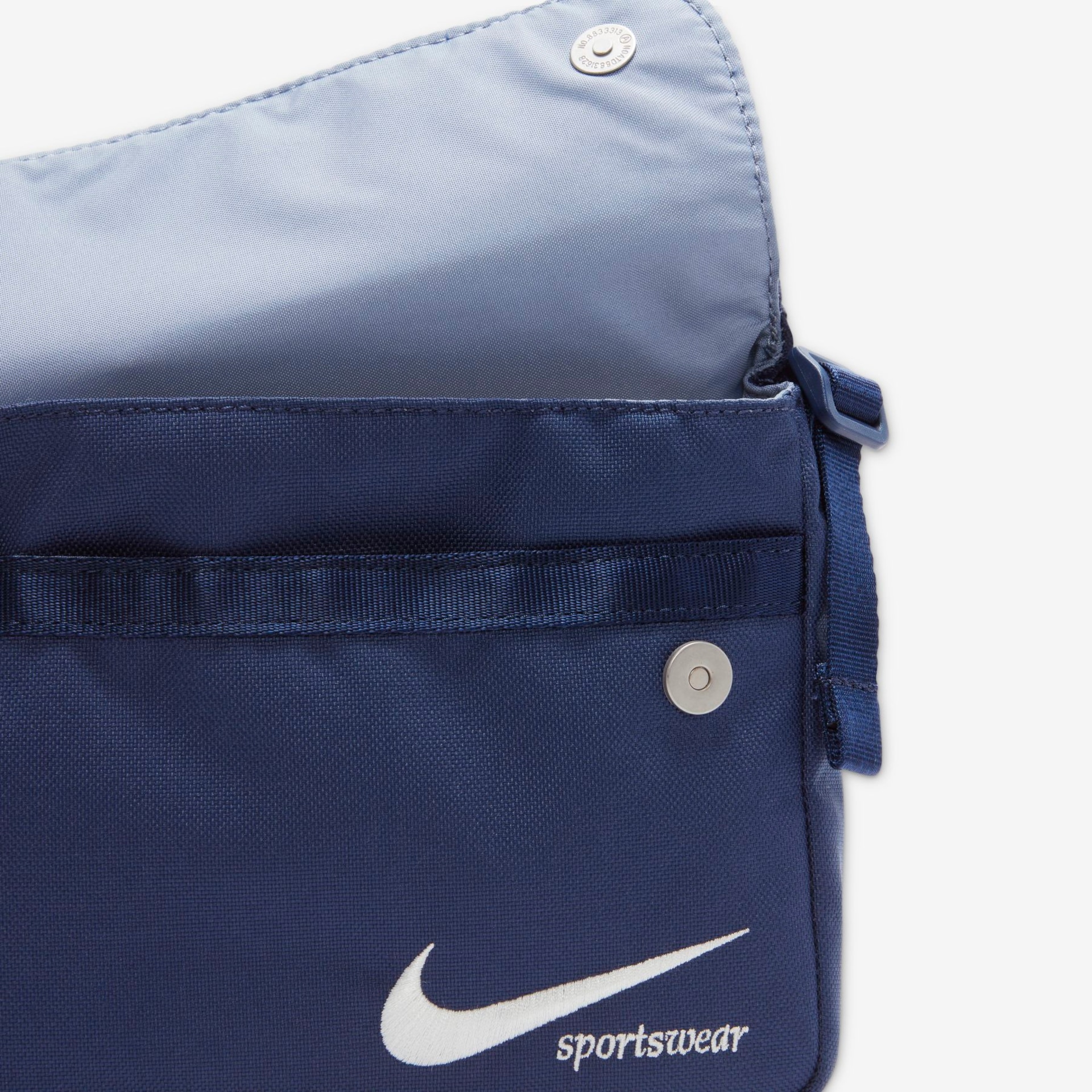 Bolsa Transversal Nike Sportswear Futura 365 Feminina - Foto 7