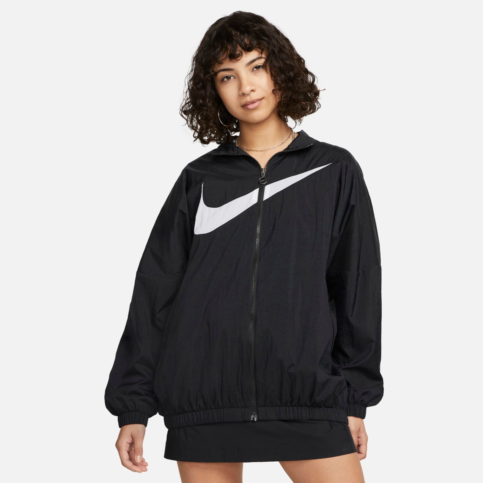 Jaqueta Nike Sportswear Essential Woven Feminina - Foto 1